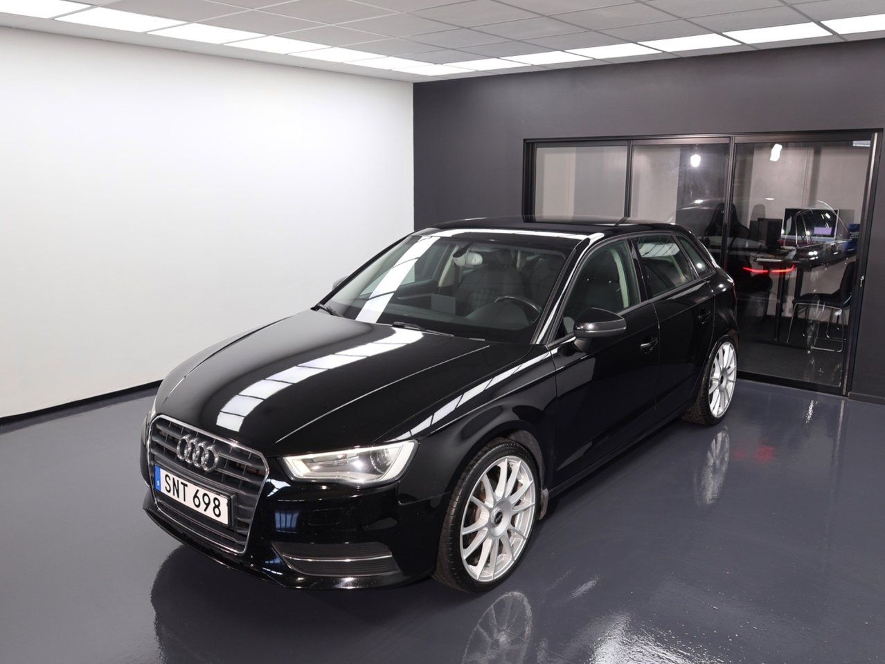 Audi A3 Sportback 1.6 TDI 2013, photo 6/10