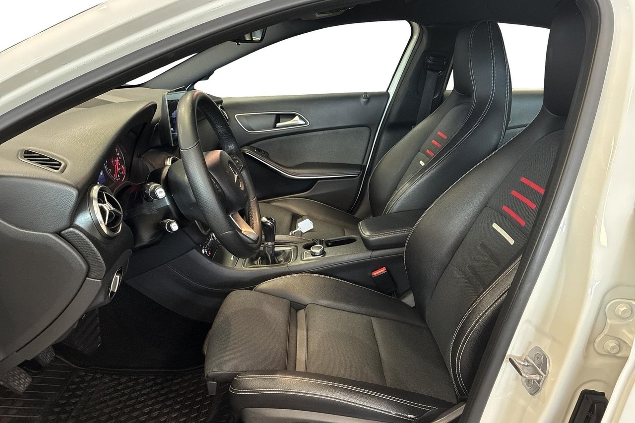 Mercedes-Benz A 180 AMG Line/ Utvändigt 2018, photo 7/12