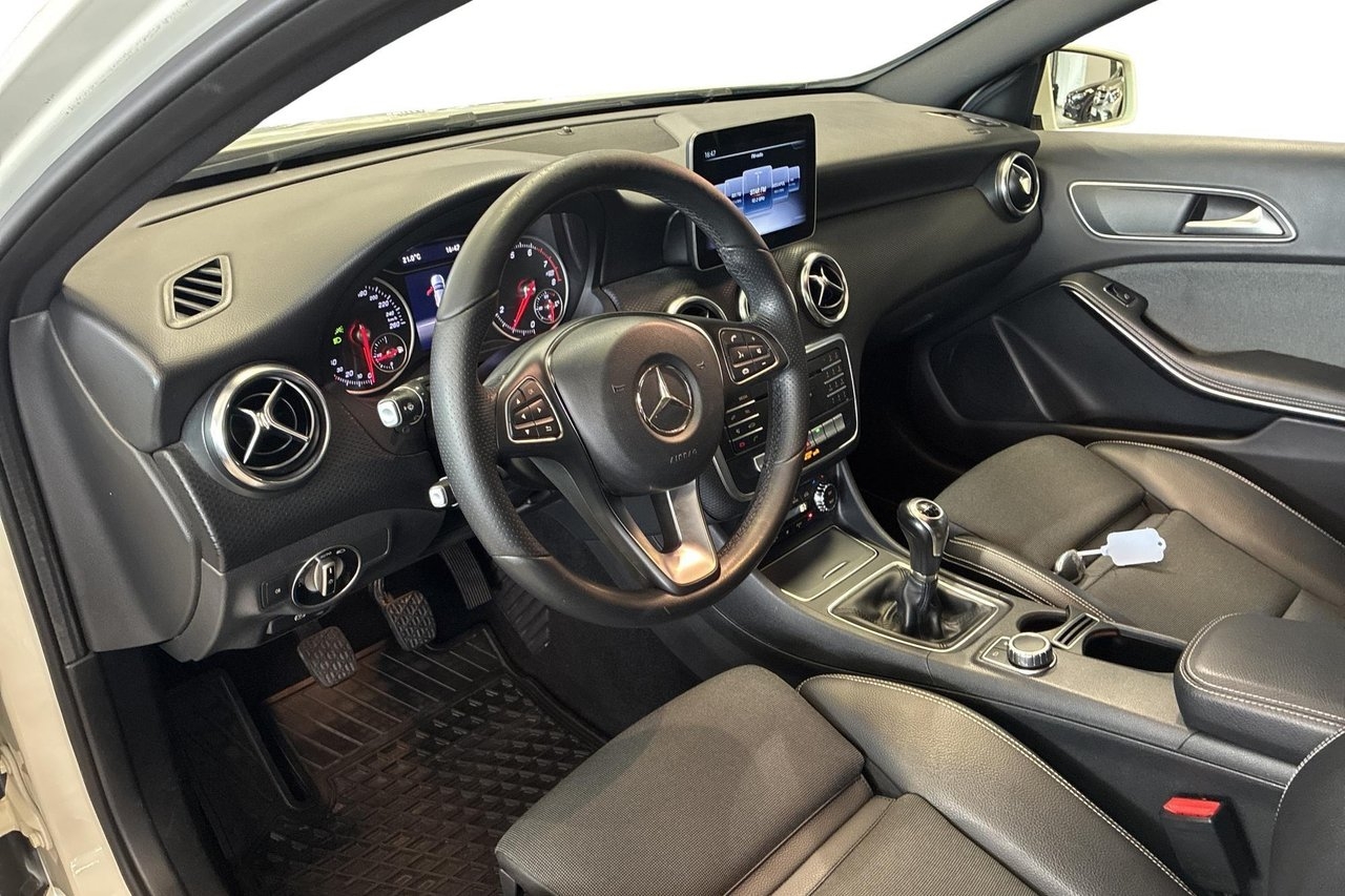 Mercedes-Benz A 180 AMG Line/ Utvändigt 2018, photo 6/12
