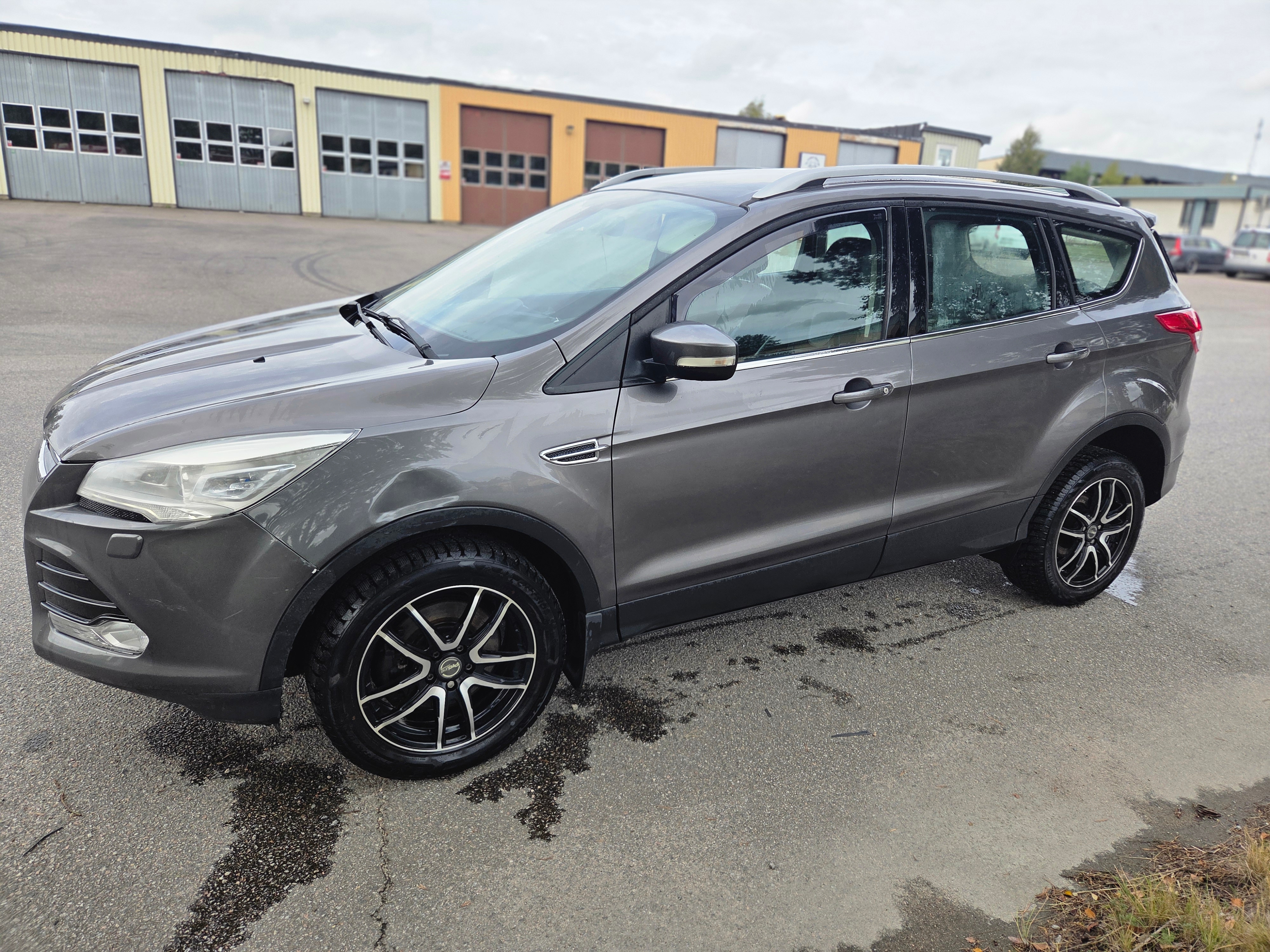 Ford Kuga 2.0 TDCi Manuell 2014, bild 3/10