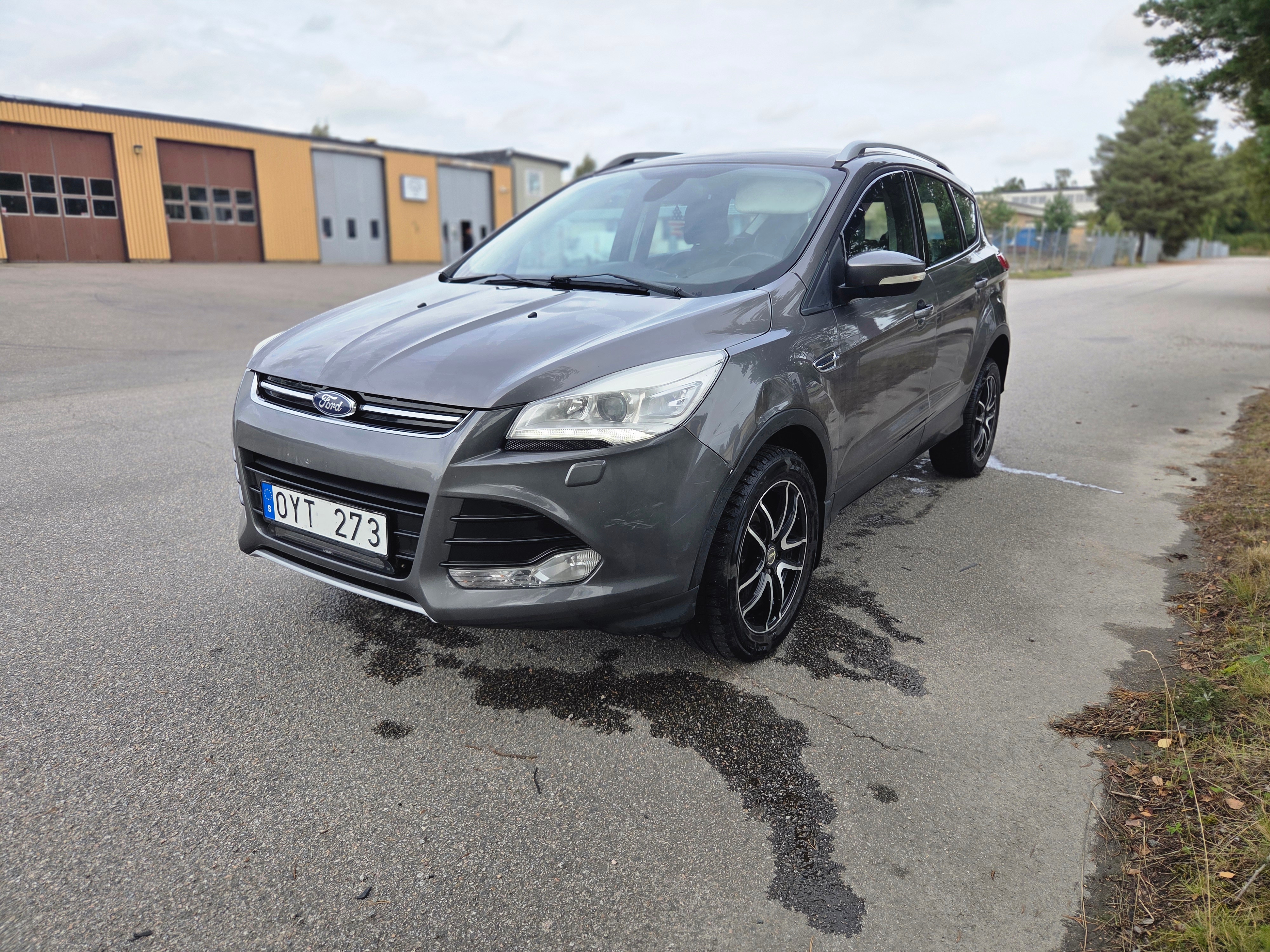 Ford Kuga 2.0 TDCi Manuell 2014, bild 4/10