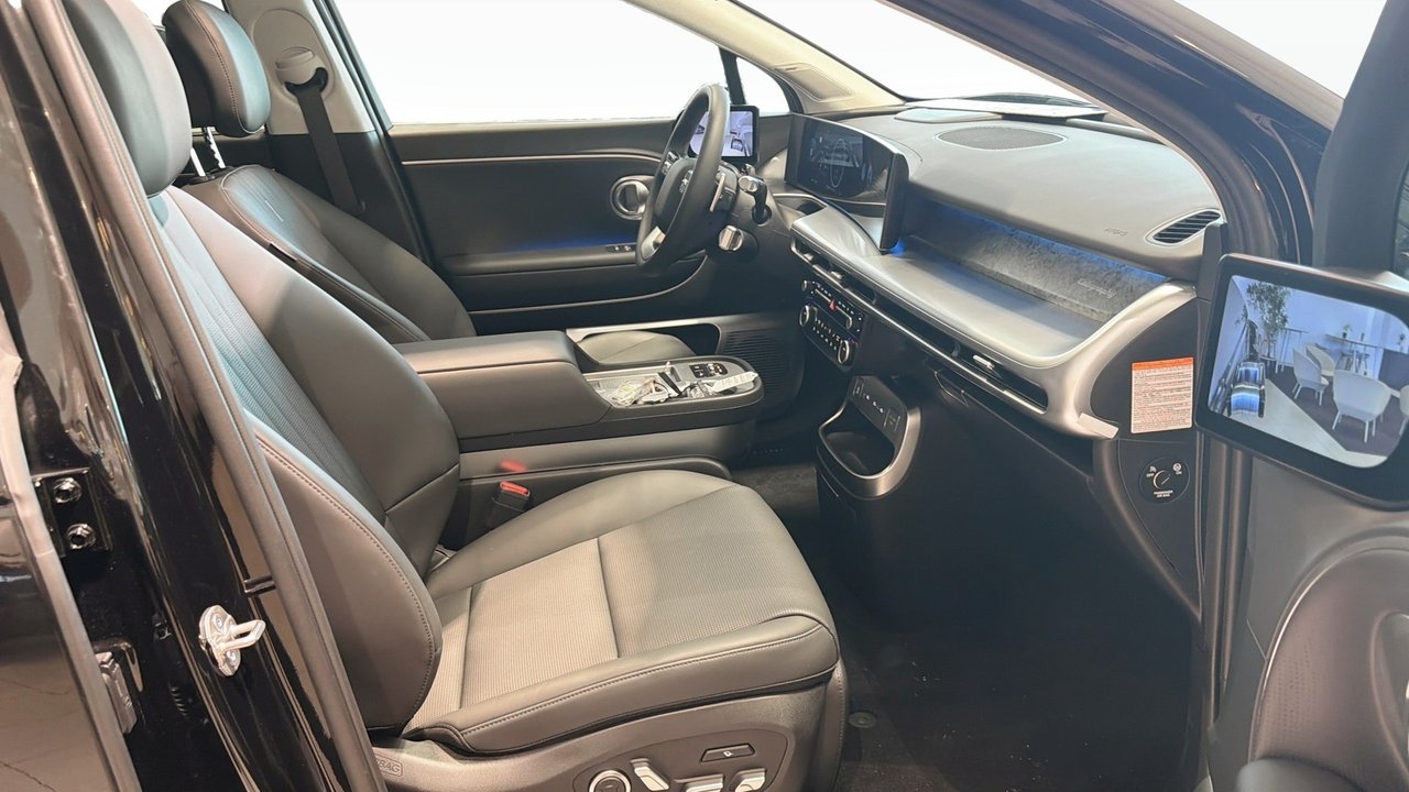 Hyundai Ioniq 9 Calligraphy 6 sits 2026, photo 3/10