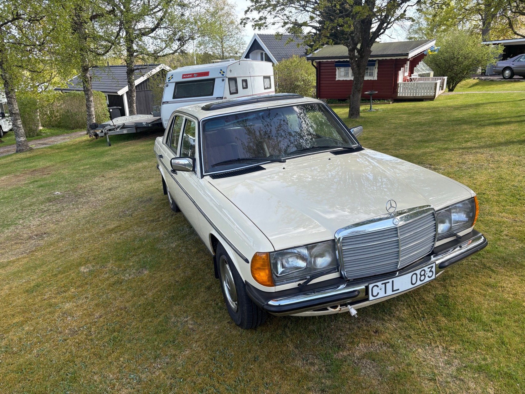 Mercedes-Benz 230