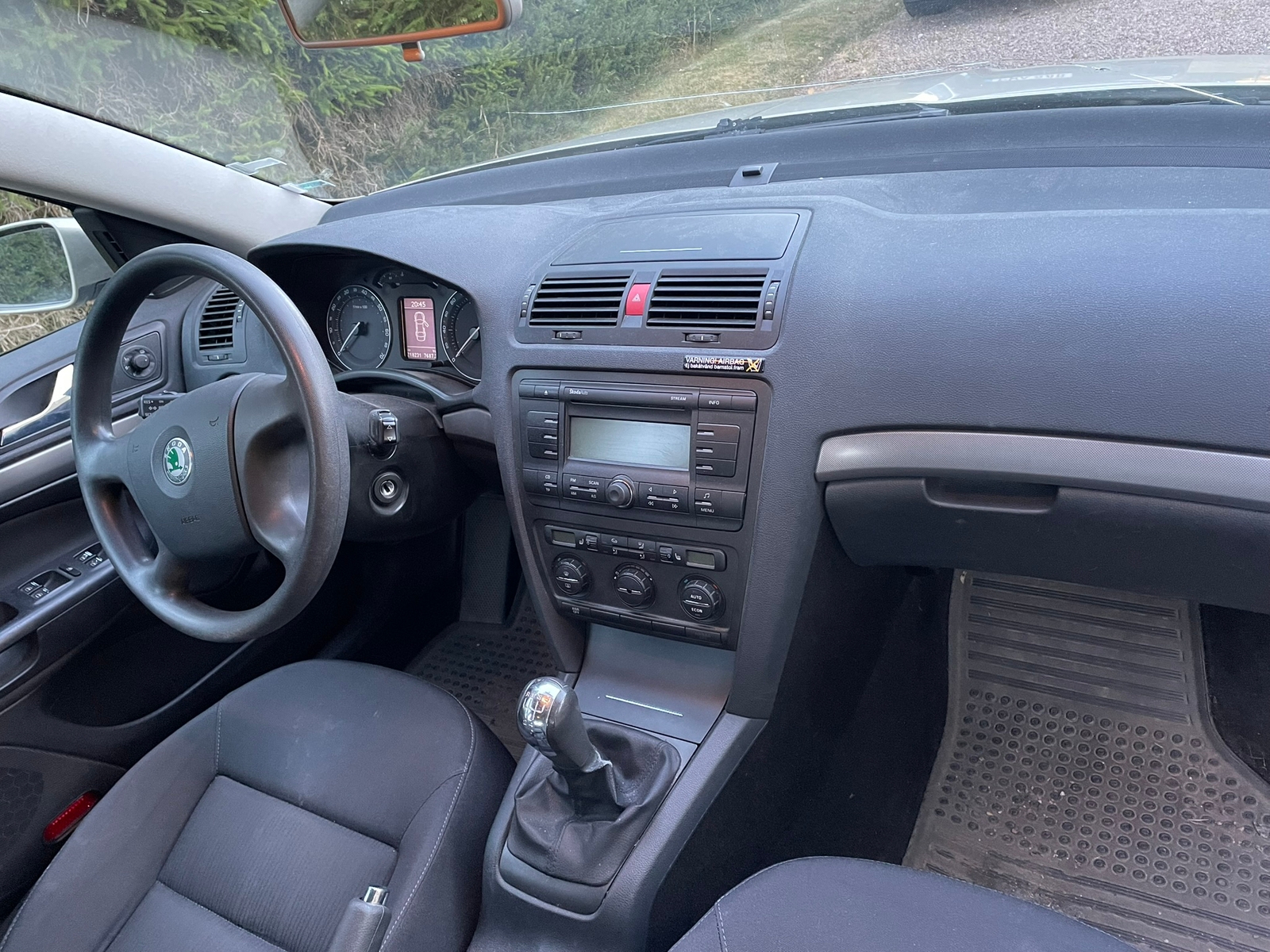 Skoda Octavia 1.6 MPI Manuell 2006, bild 2/4