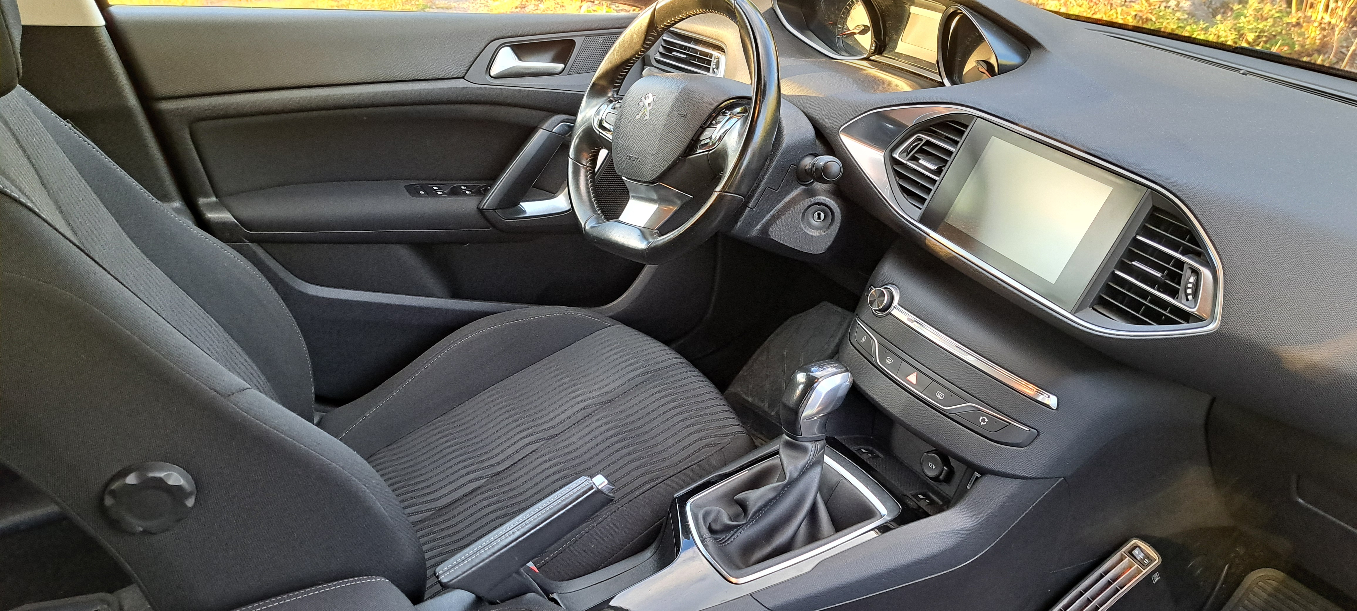 Peugeot 308 SW 1.2 PureTech 110 Manuell 2016, bild 6/7