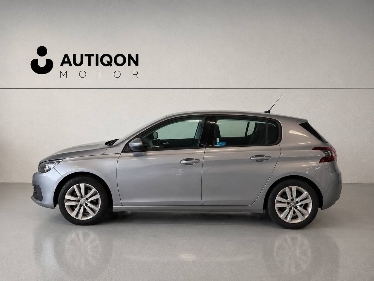 Peugeot 308 2019, bild 2/10