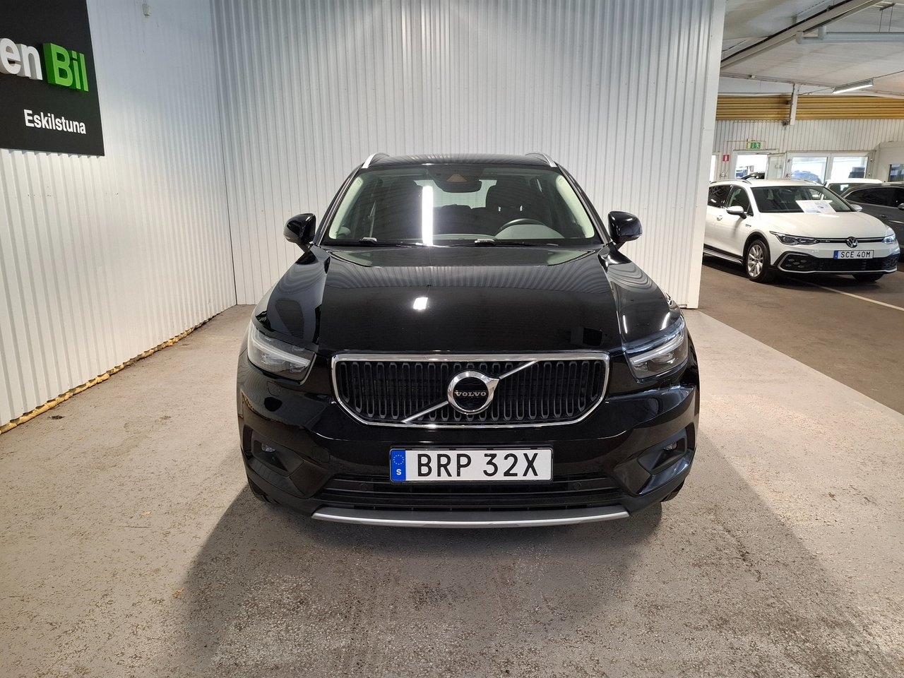 Volvo XC40 T2 Momentum Adv 2021, bild 2/10