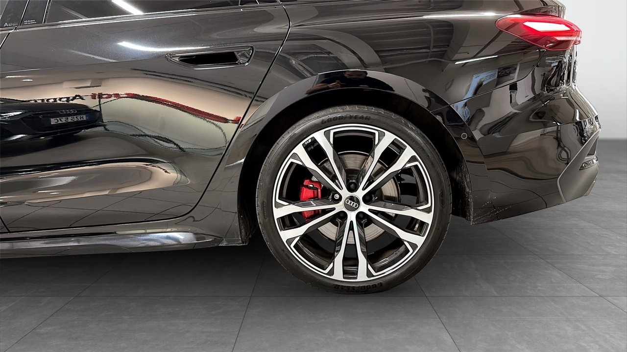 Audi A5 Avant TDI 204HK quattro S-line 2025, kuva 6/10