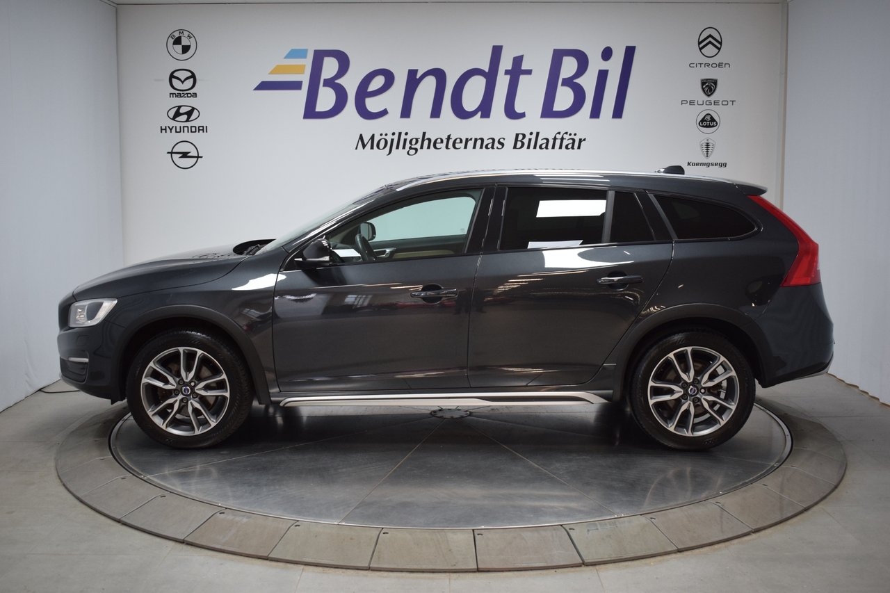 Volvo V60 Cross Country D3 Classic Pro 2018, kuva 7/29