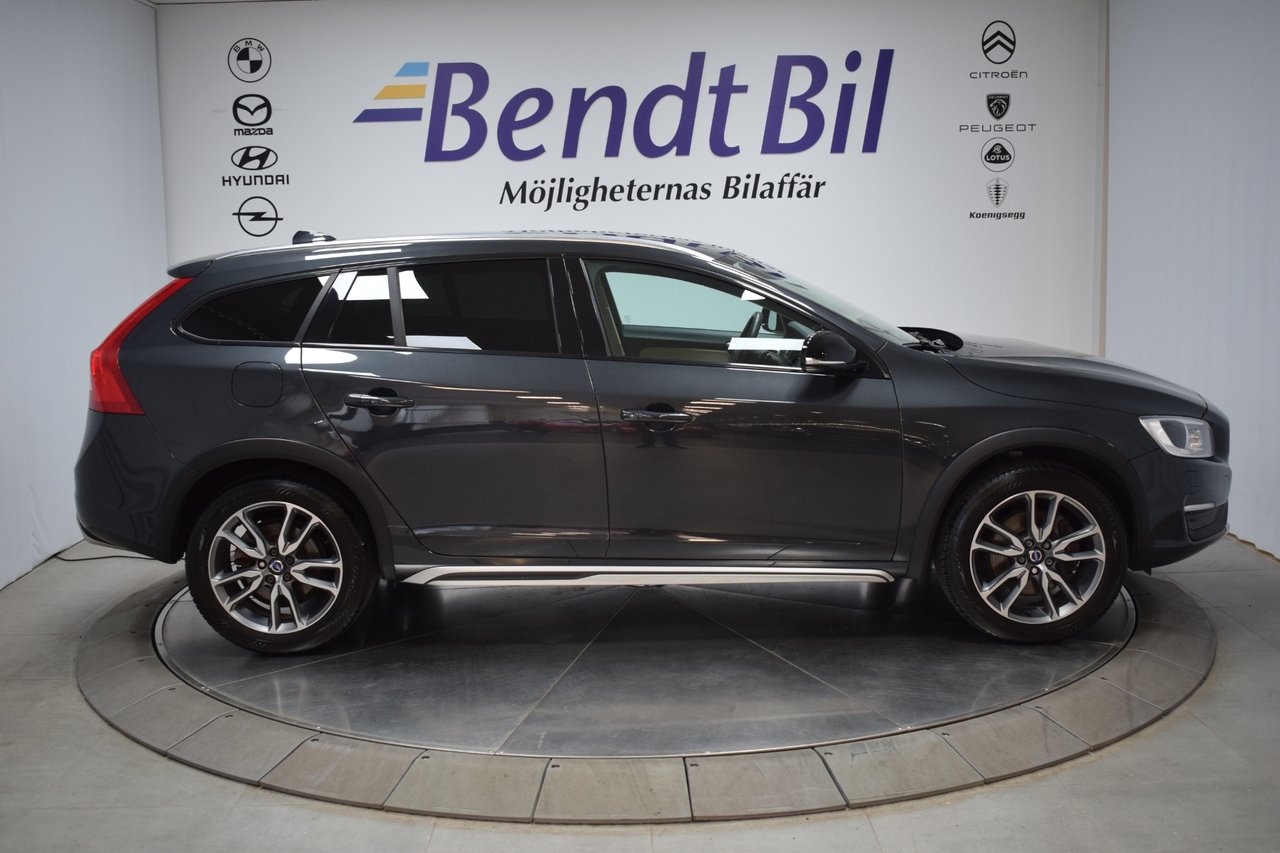 Volvo V60 Cross Country D3 Classic Pro 2018, kuva 4/29