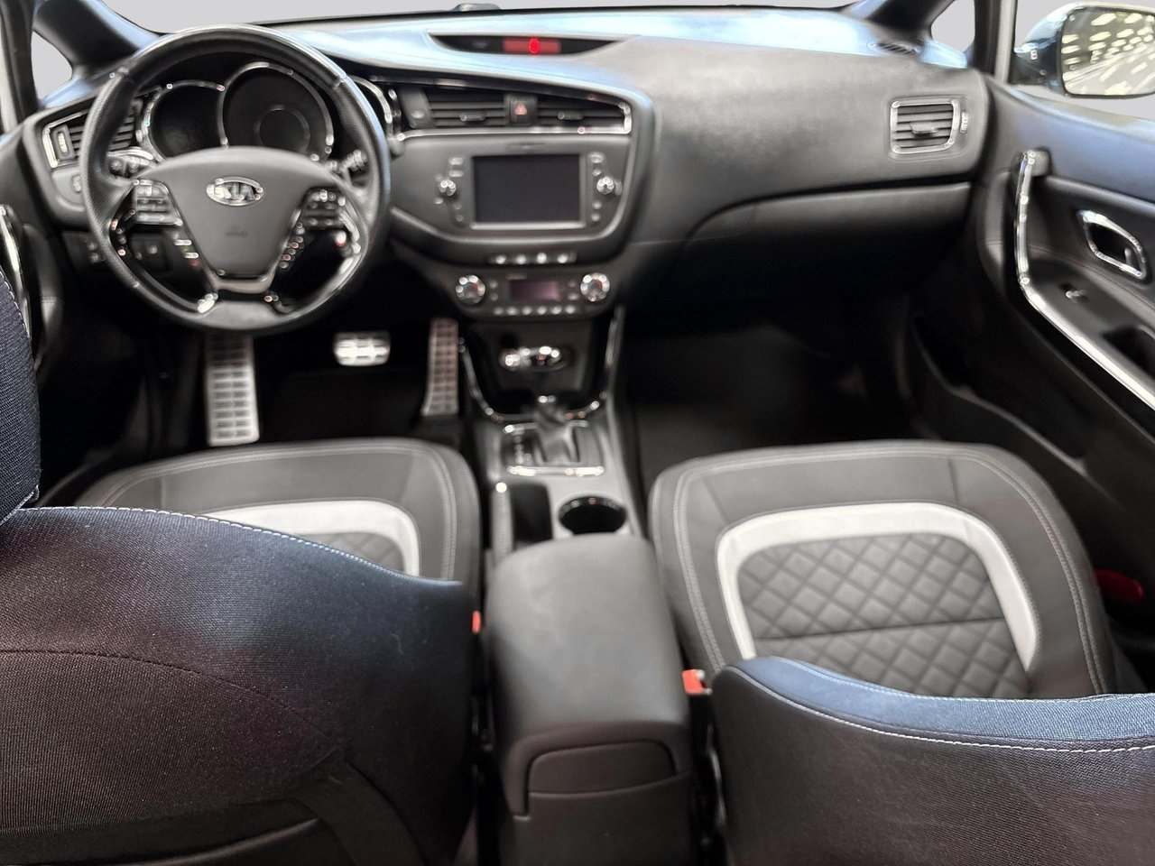 Kia Ceed 2017, bild 7/10