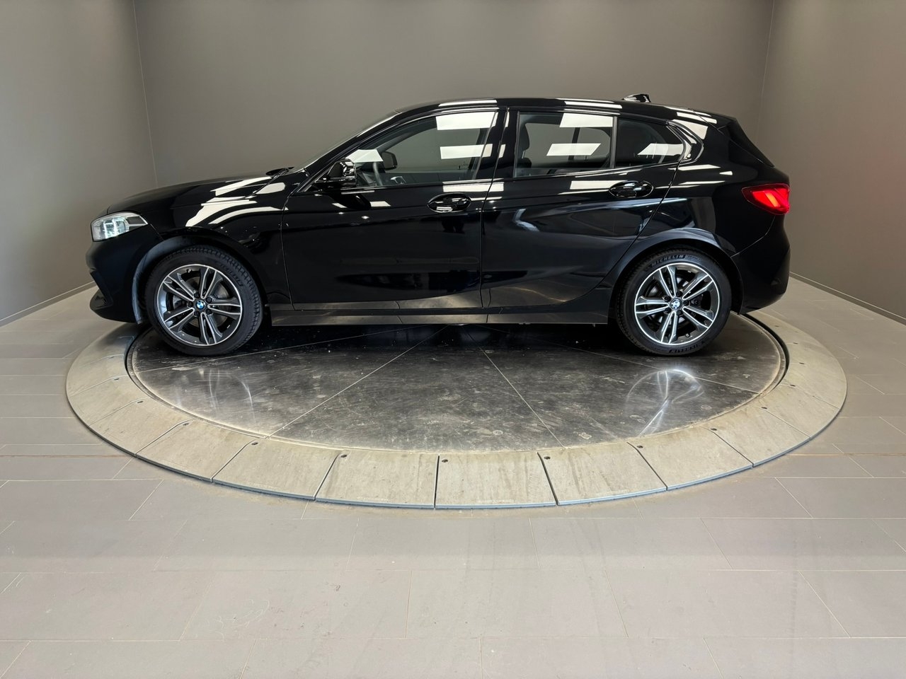 BMW 118 i Sport line Euro 6 2024, bild 2/10