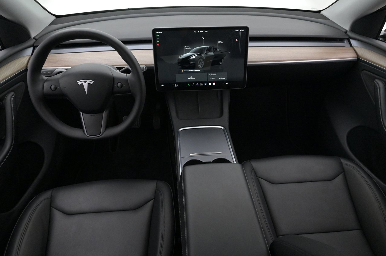Tesla Model Y 2024, bild 6/10