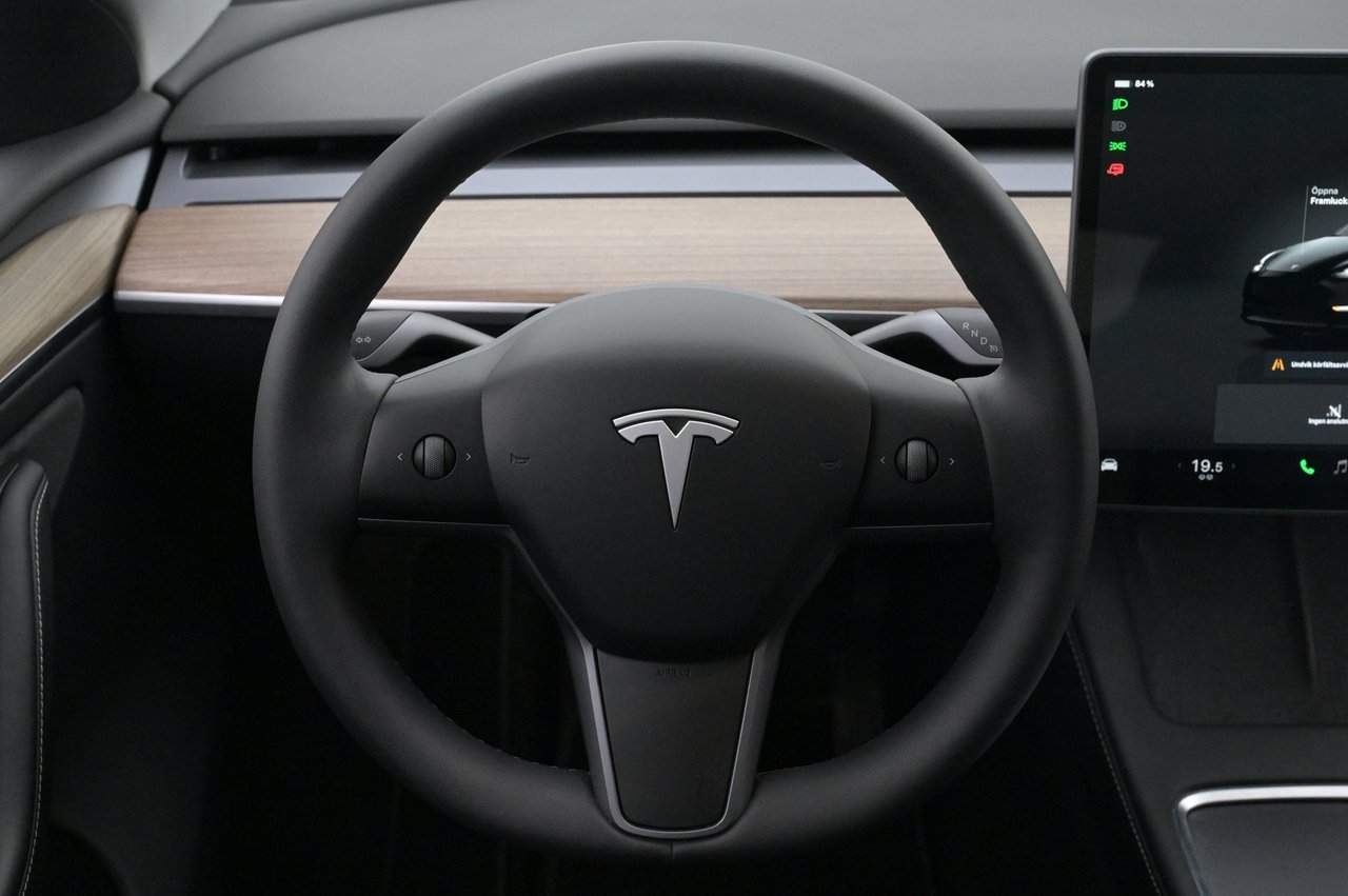 Tesla Model Y 2024, bild 7/10