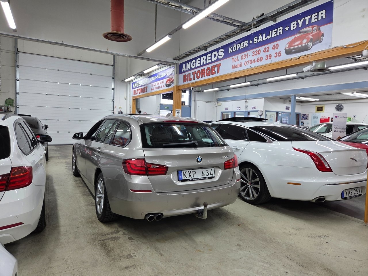 BMW 530 d Touring Steptronic 2011, photo 4/10
