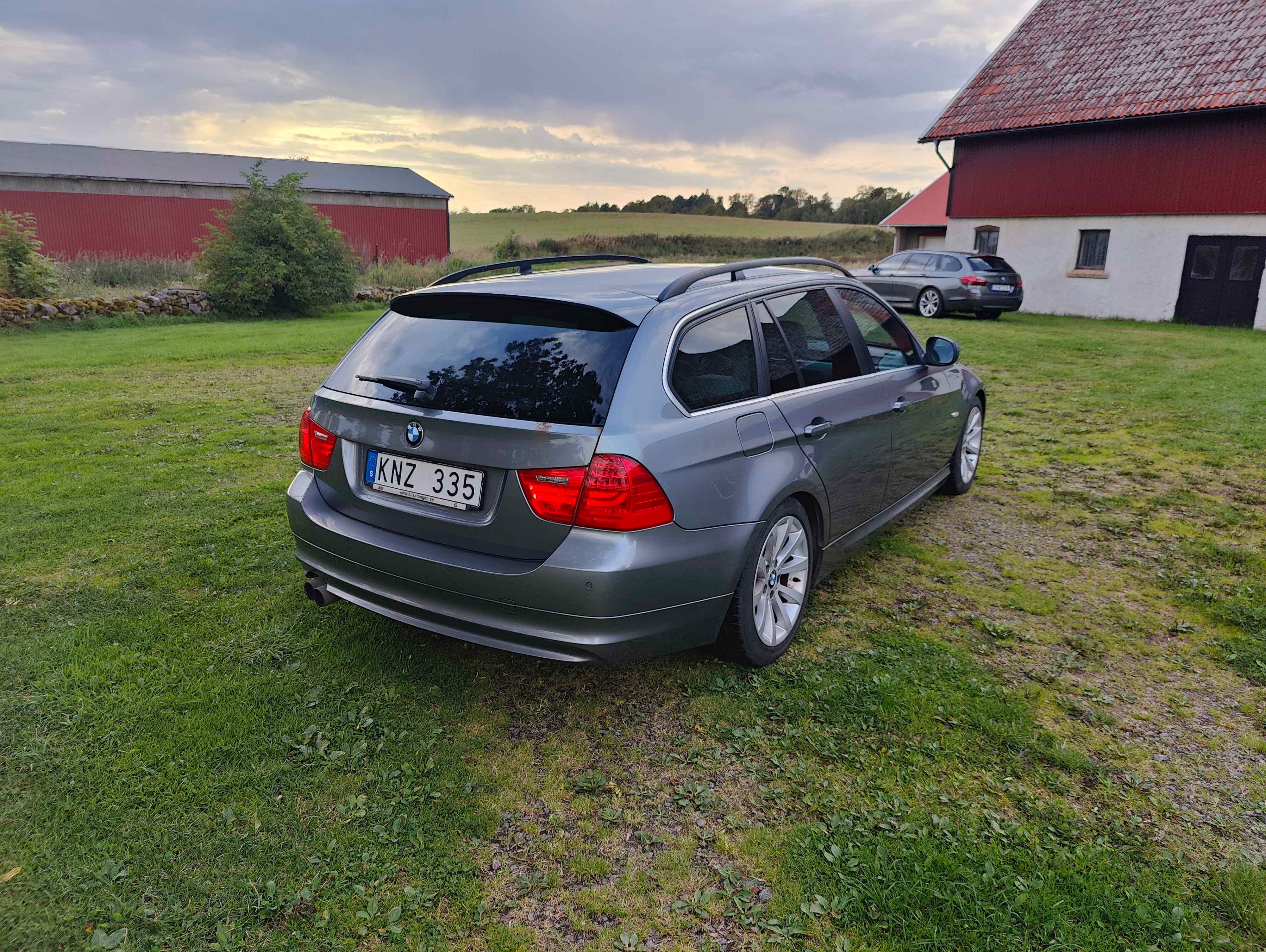 BMW 325 i Touring Manuell 2010, bild 2/10