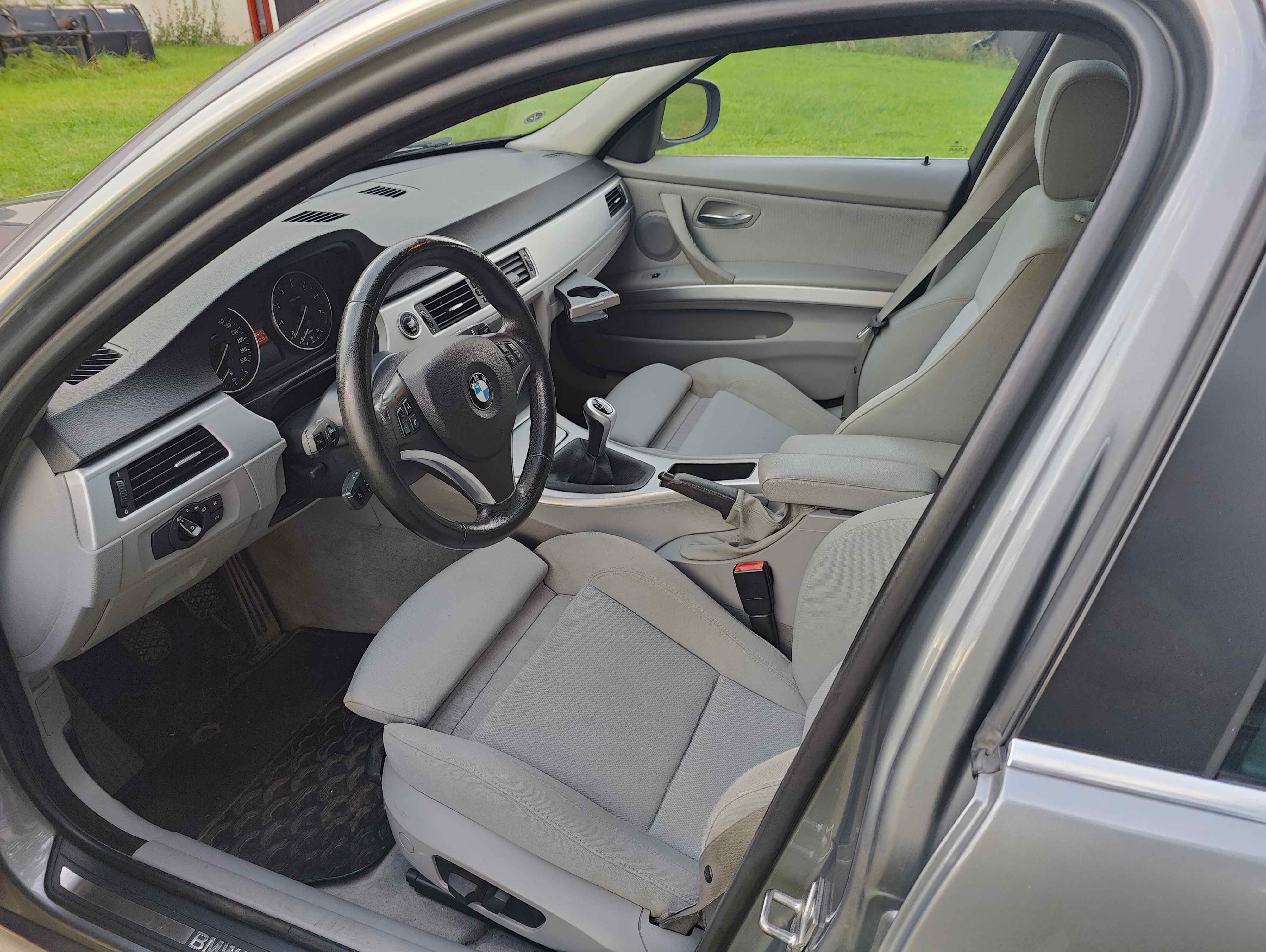 BMW 325 i Touring Manuell 2010, bild 4/10