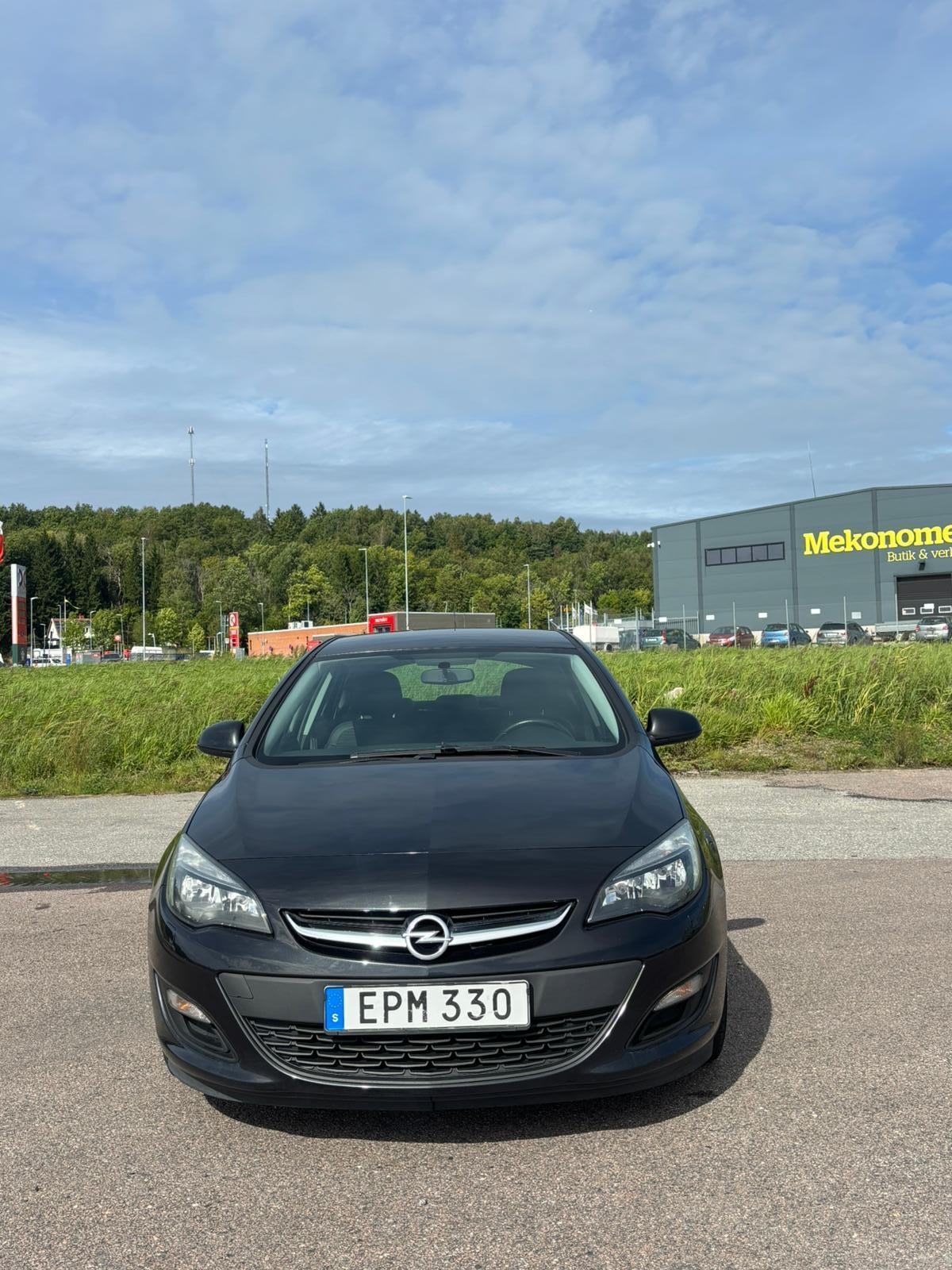 Opel Astra 1.4 Turbo Automatisk 2015, bild 2/10