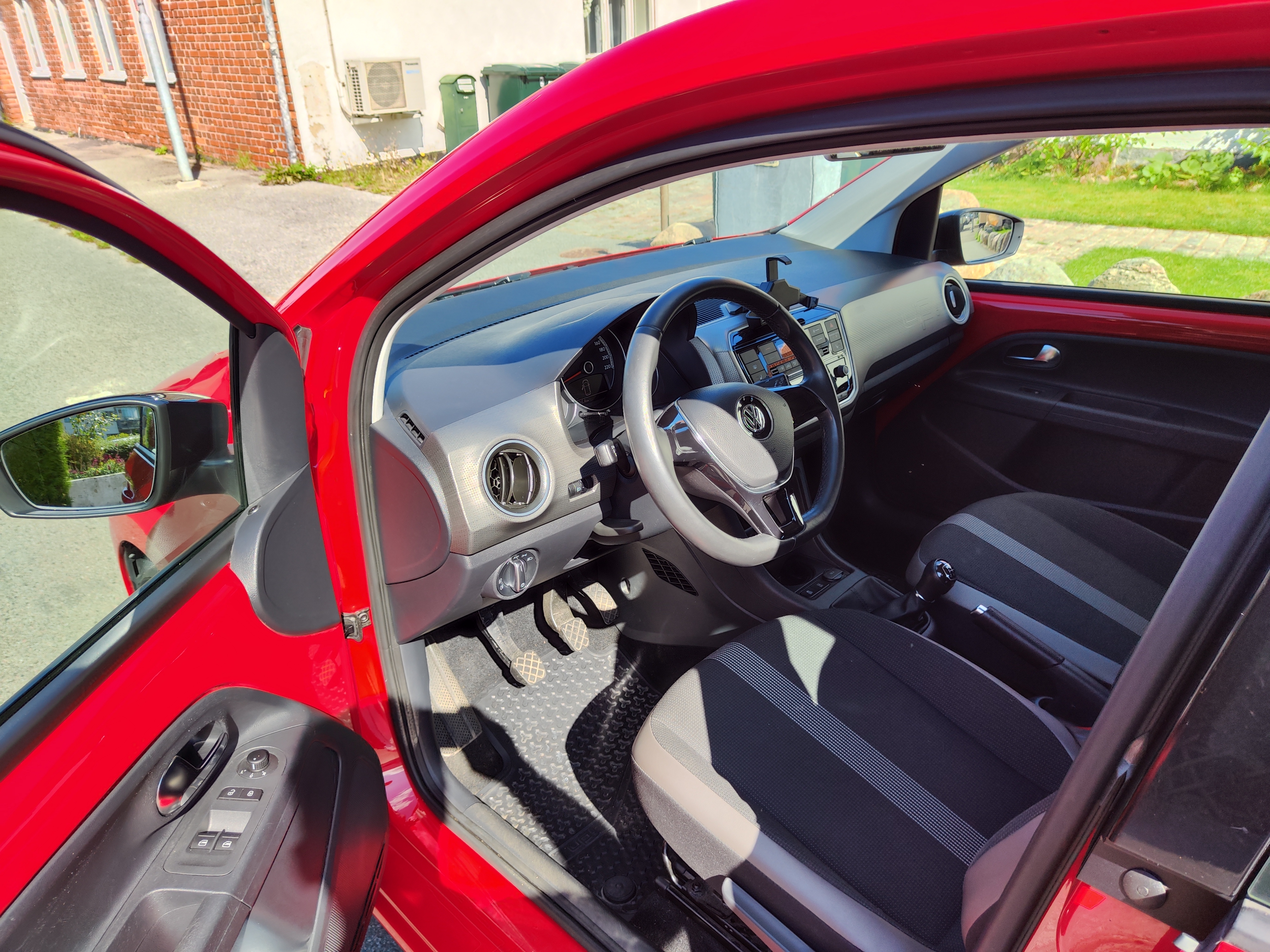 Volkswagen UP! 5-dörrar 1.0 MPI Manuell 2017, bild 7/7