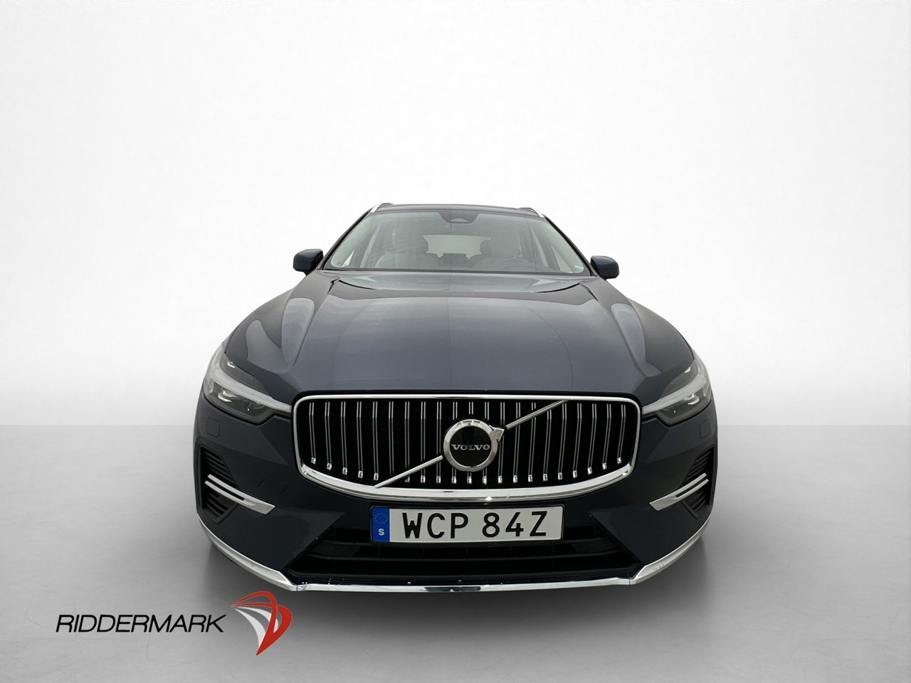 Volvo XC60 T6 AWD Core Edition Värm Pano 2023, bild 2/33