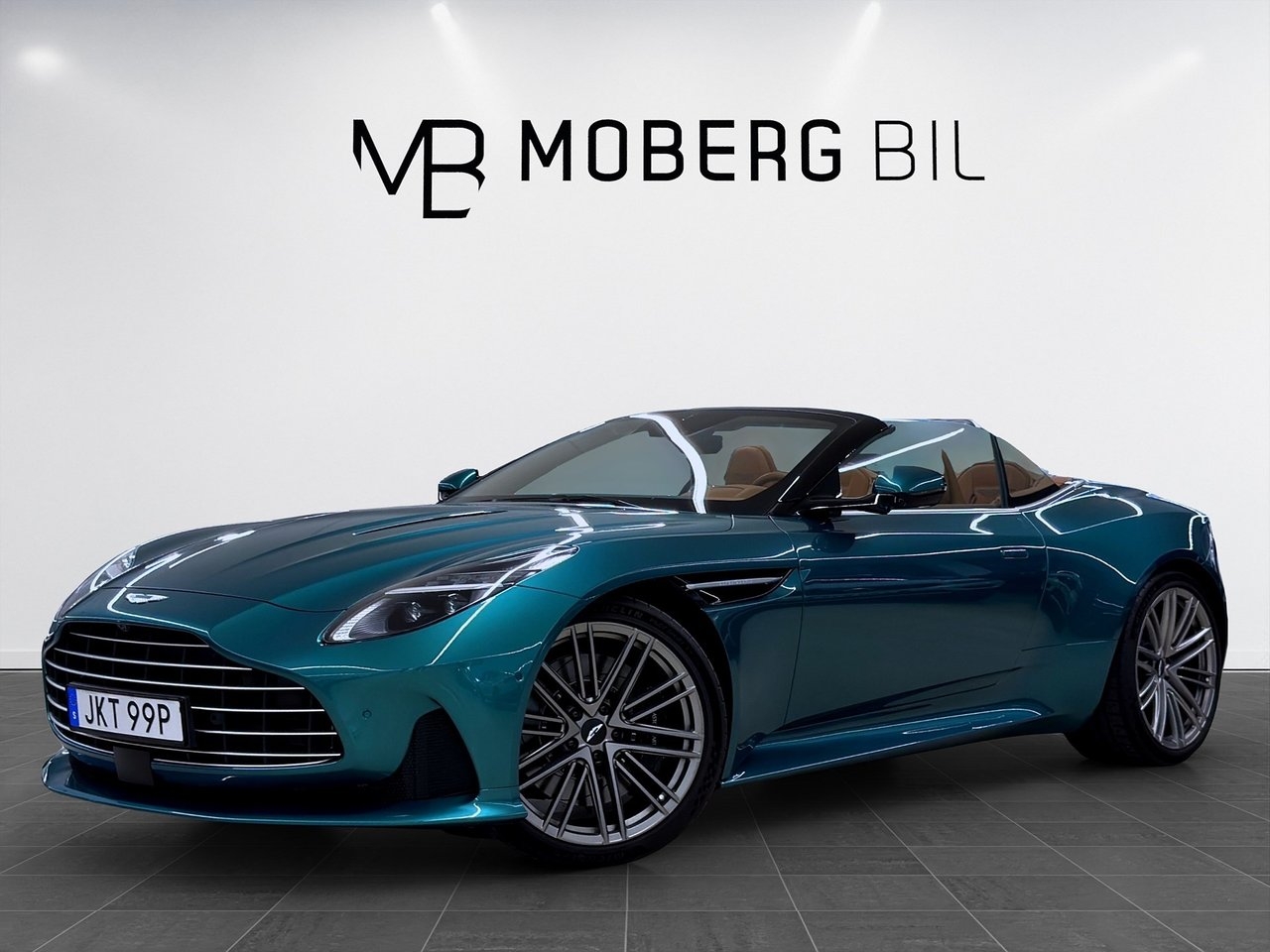Aston Martin DB12