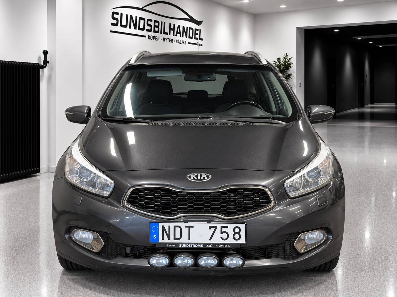Kia Ceed SW 1.6 CRDi EX Comfort 128hk 2013, bild 2/10