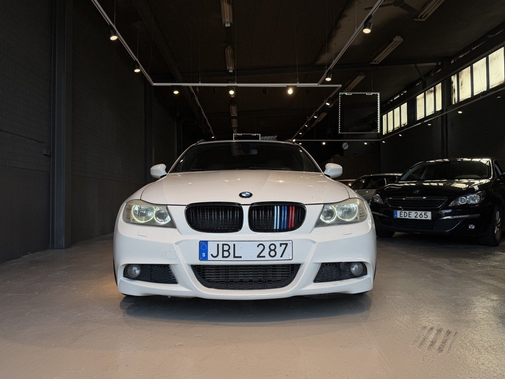 BMW 320 2011, bild 2/10