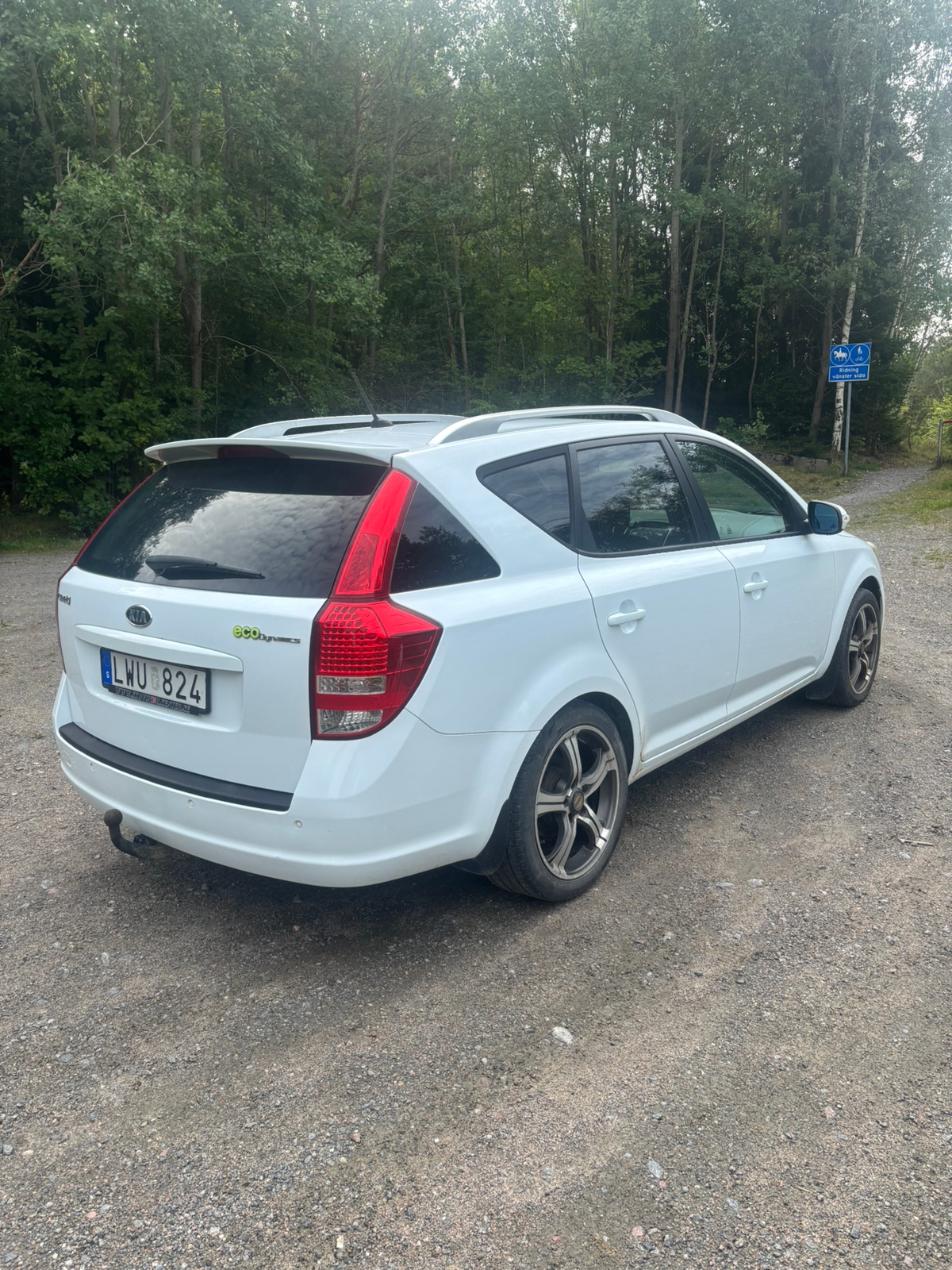 Kia Ceed _sw 1.6 CRDi Manuell 2012, bild 4/9