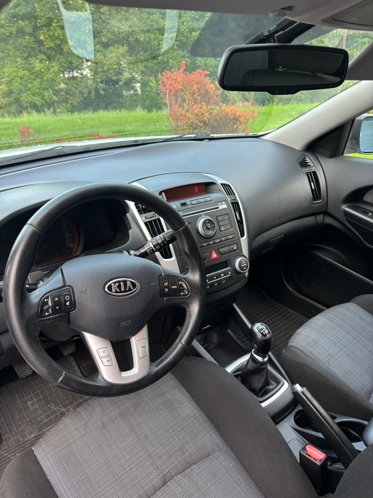 Kia Ceed _sw 1.6 CRDi Manuell 2012, bild 5/9