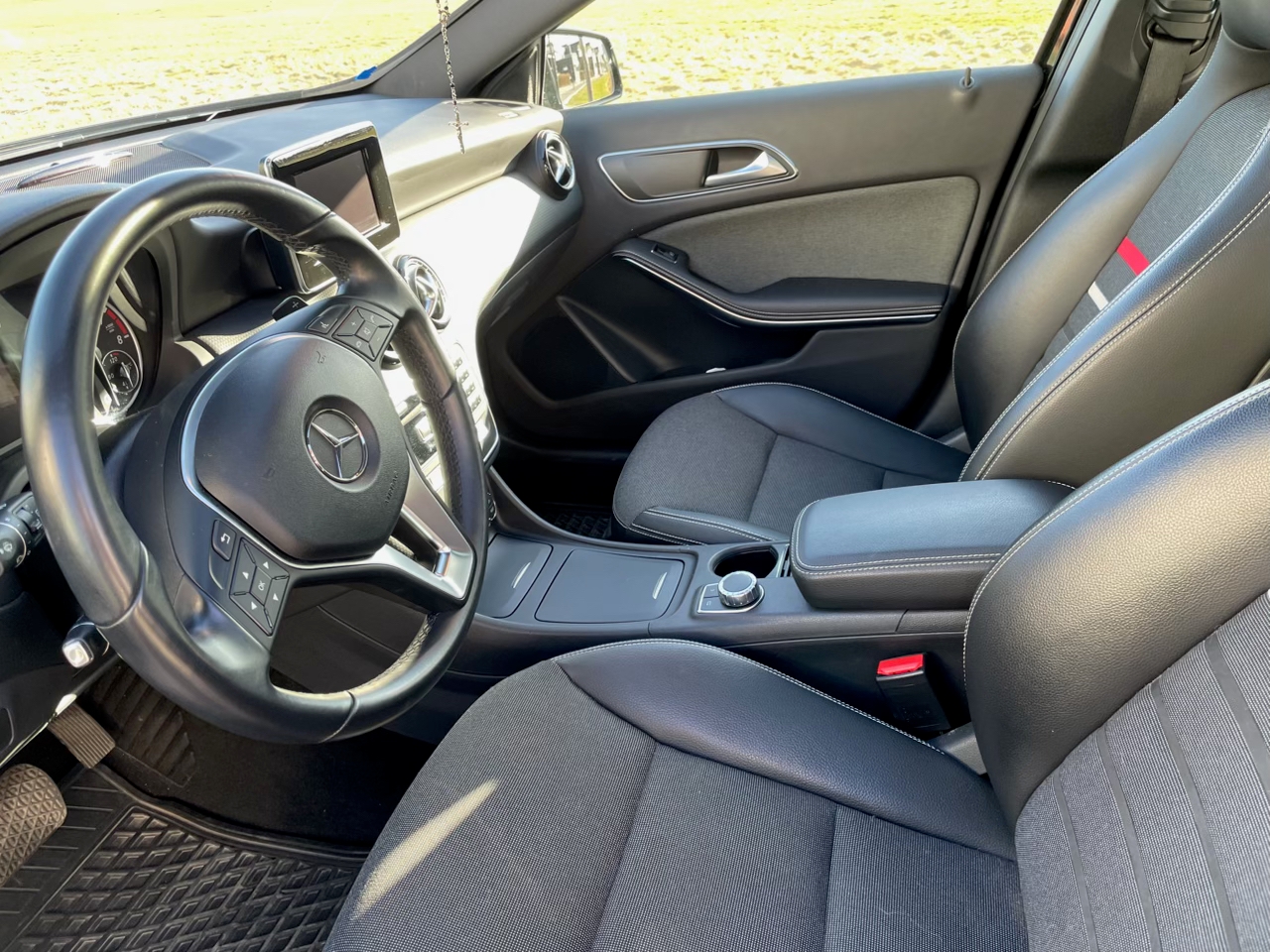 Mercedes-Benz A 180 7G-DCT 2013, bild 4/5
