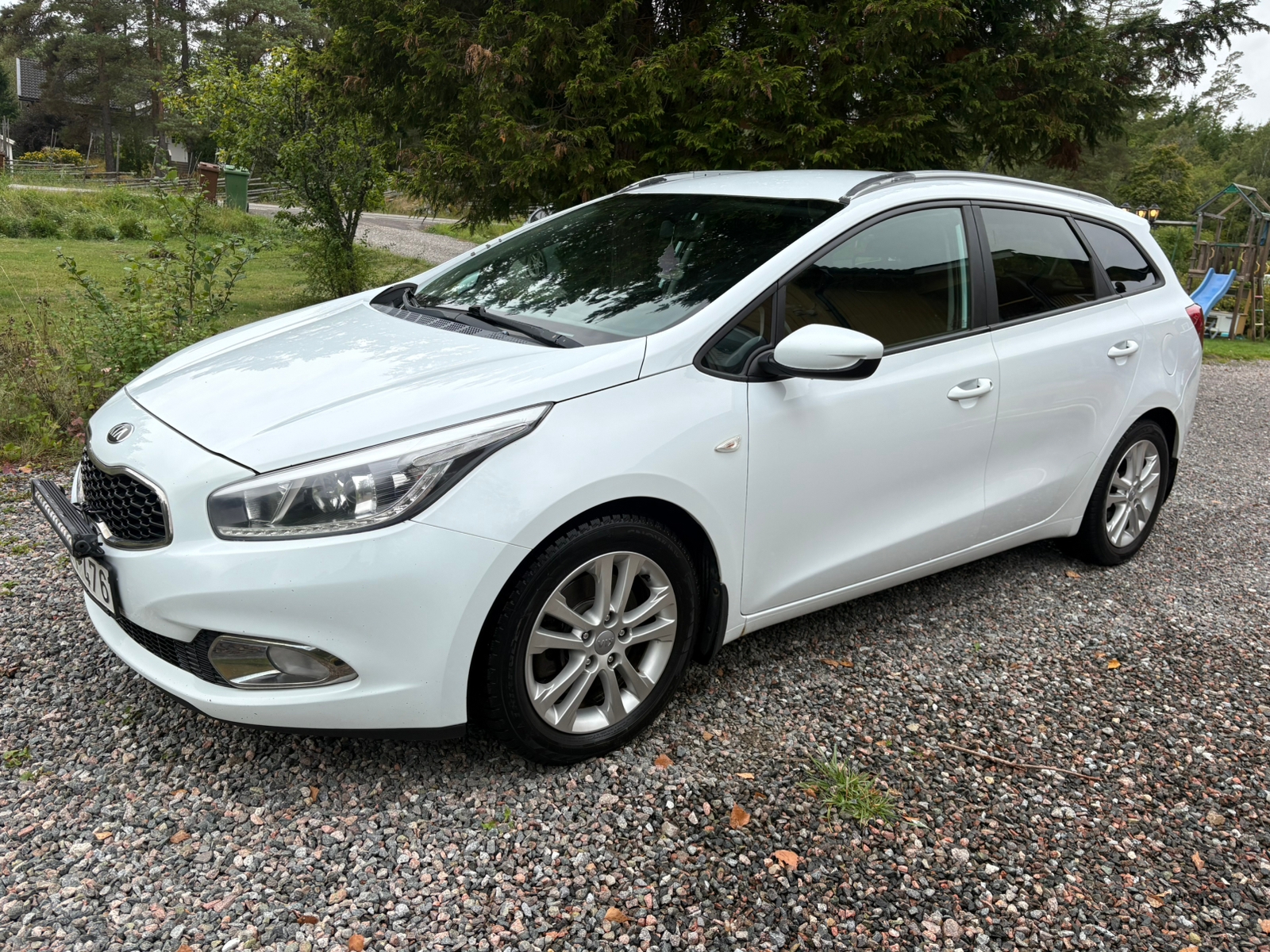 Kia Ceed _sw 1.4 CRDi Manuell 2014, bild 6/8