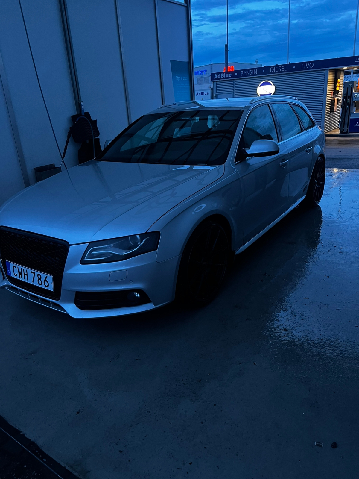 Audi A4 Avant 2.0 TFSI quattro Manuell 2010, bild 3/10