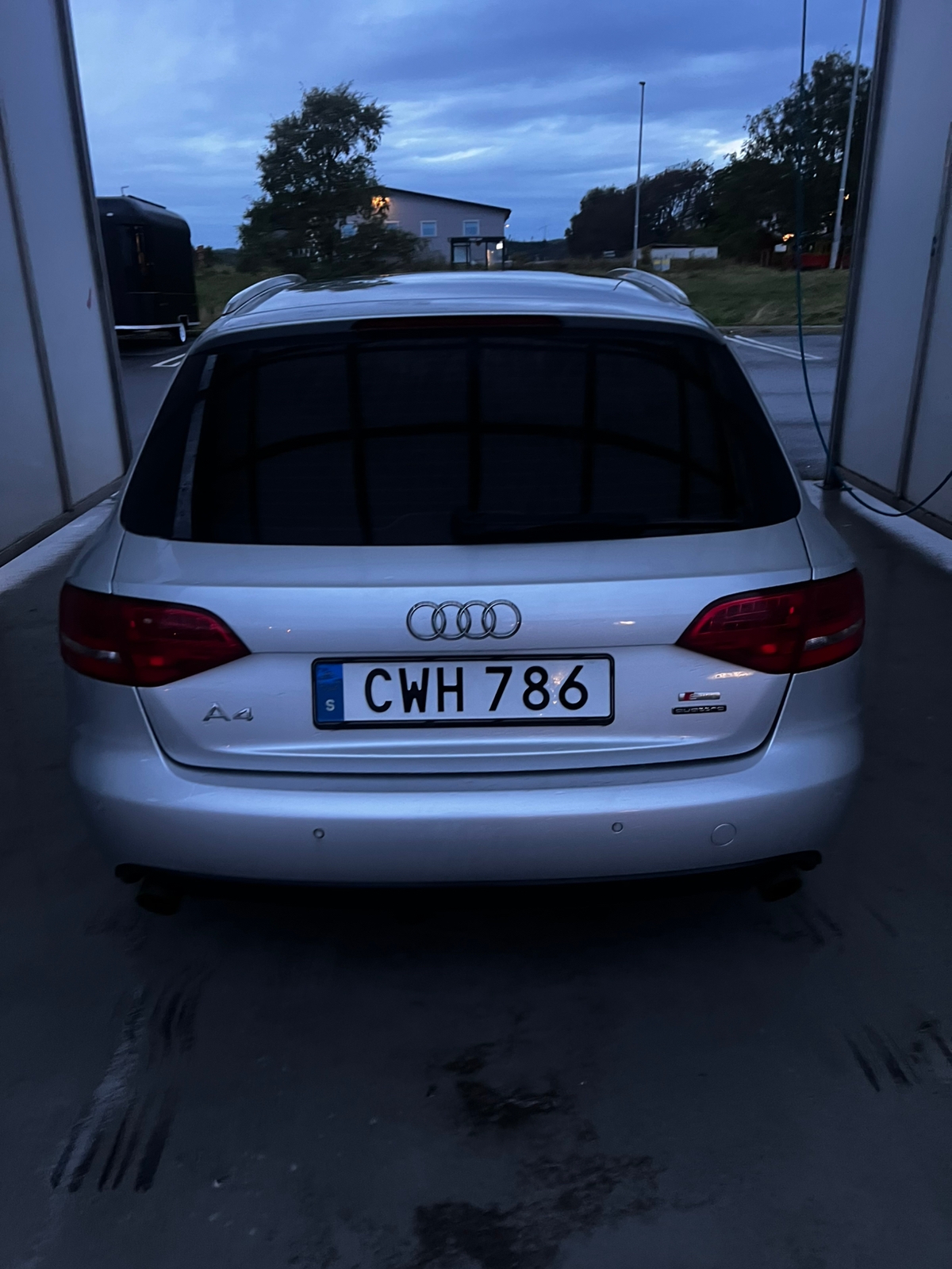 Audi A4 Avant 2.0 TFSI quattro Manuell 2010, bild 4/10