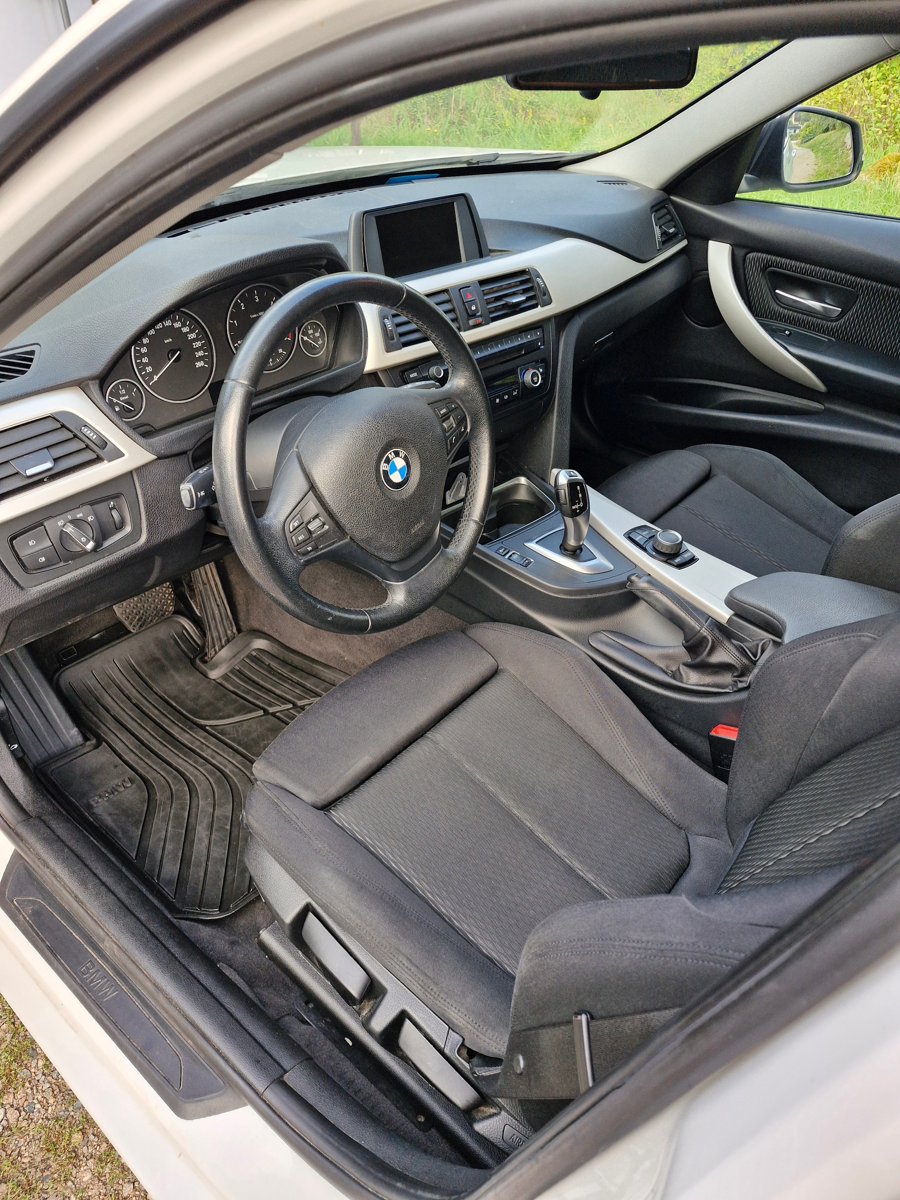 BMW 318 d Touring Steptronic 2013, kuva 3/5