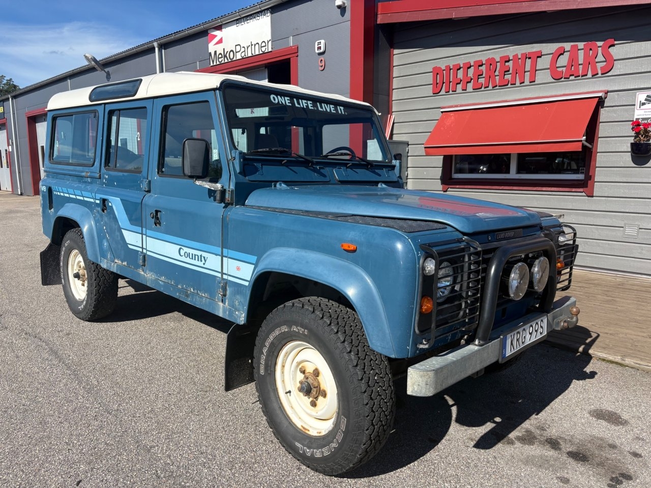 Land Rover Defender