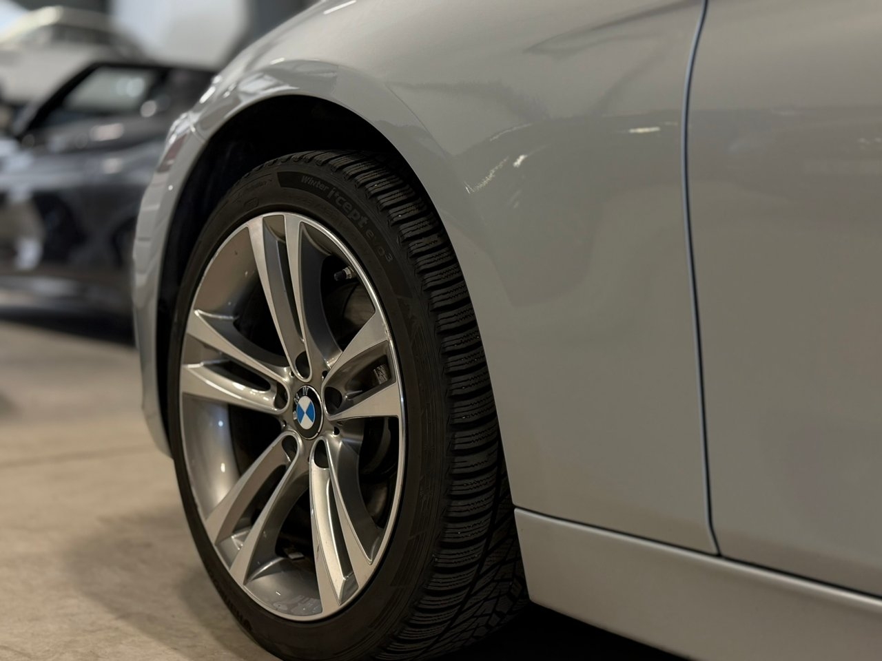 BMW 330 2017, kuva 7/10
