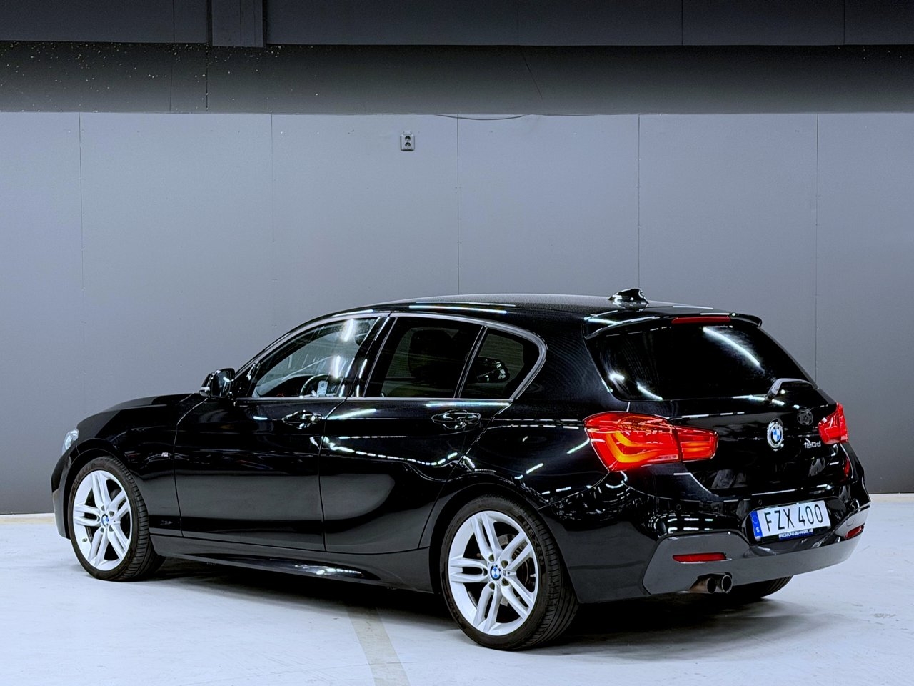 BMW 120 d M-Sport Svensksåld Automat PDC 2016, kuva 2/10