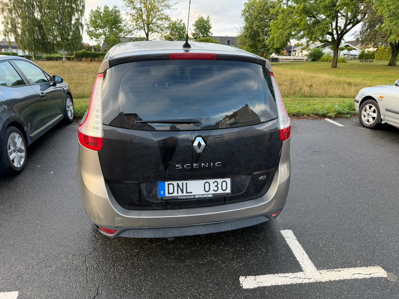 Renault Grand Scenic III 1.5 dCi DCT 2011, bild 3/6