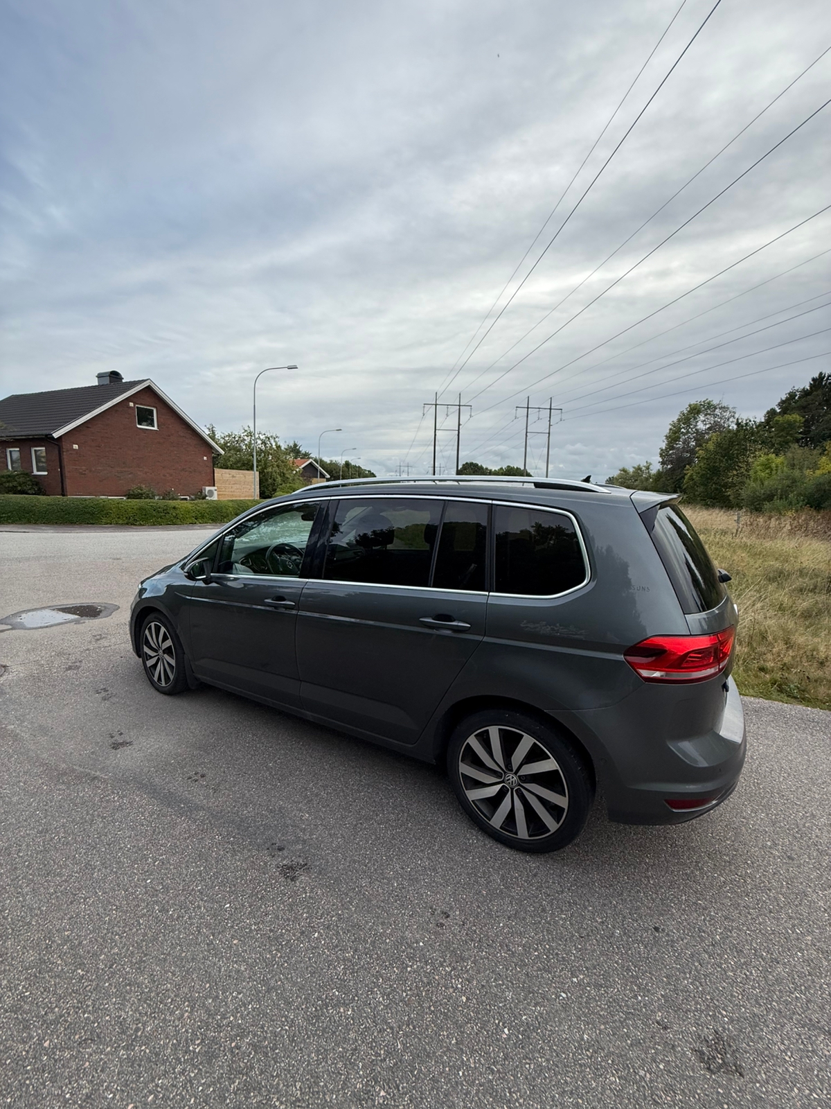 Volkswagen Touran 2019, bild 3/6