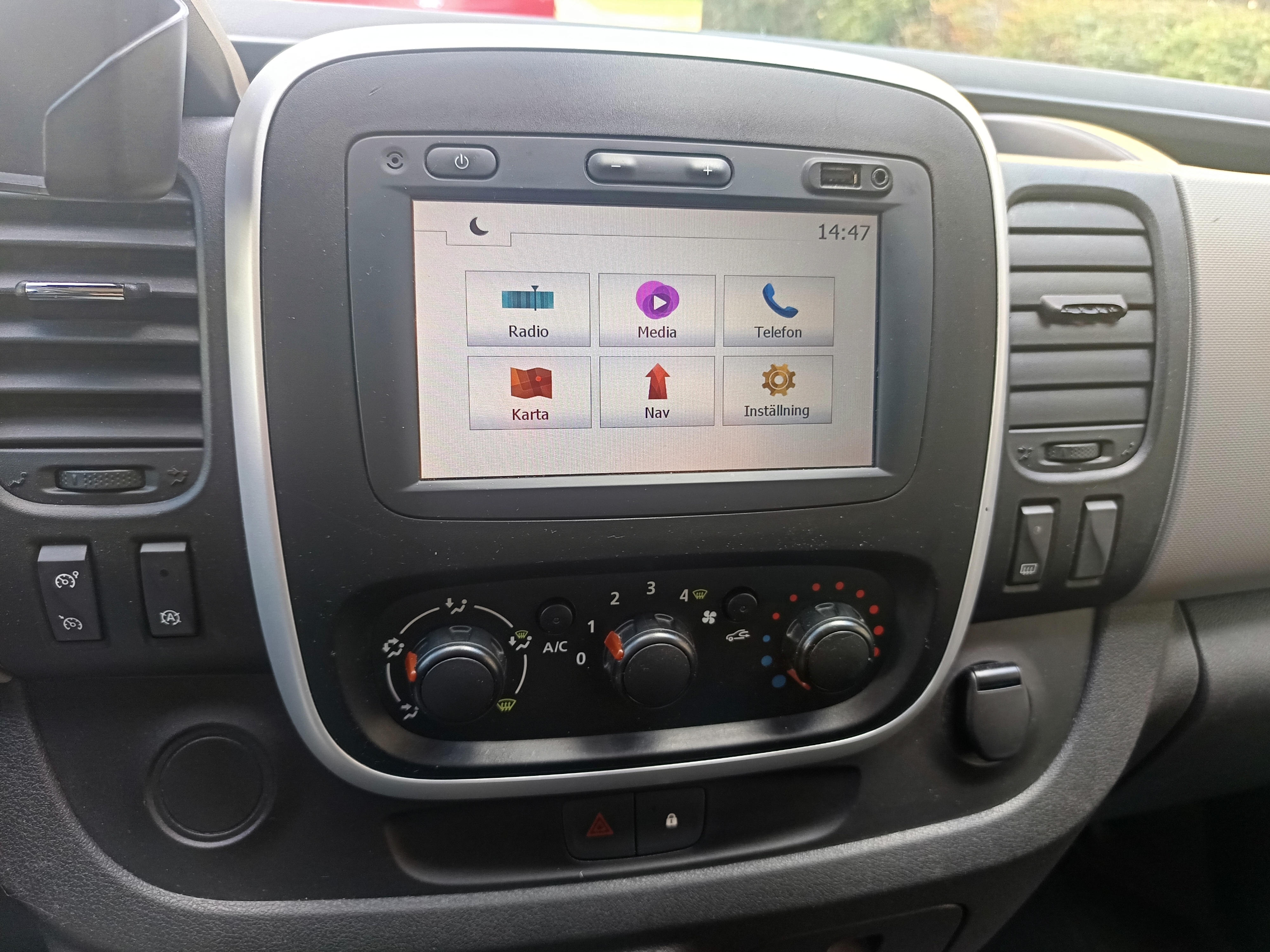 Renault Trafic 2016, photo 6/10