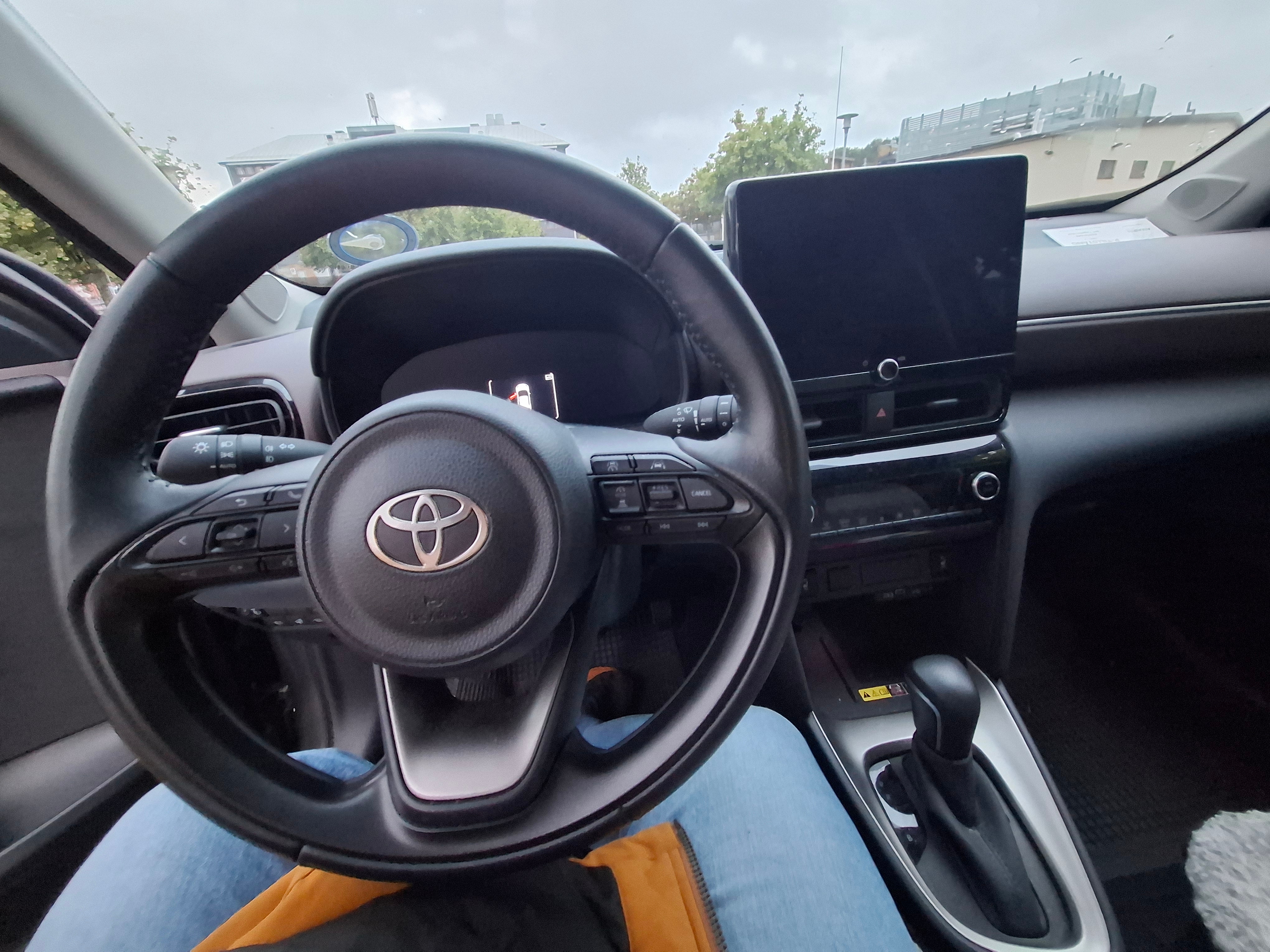 Toyota Yaris Cross Hybrid 130 e-CVT 2024, bild 5/6