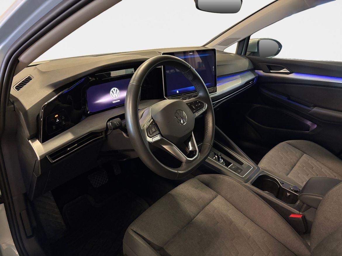 Volkswagen Golf 2025, photo 7/13