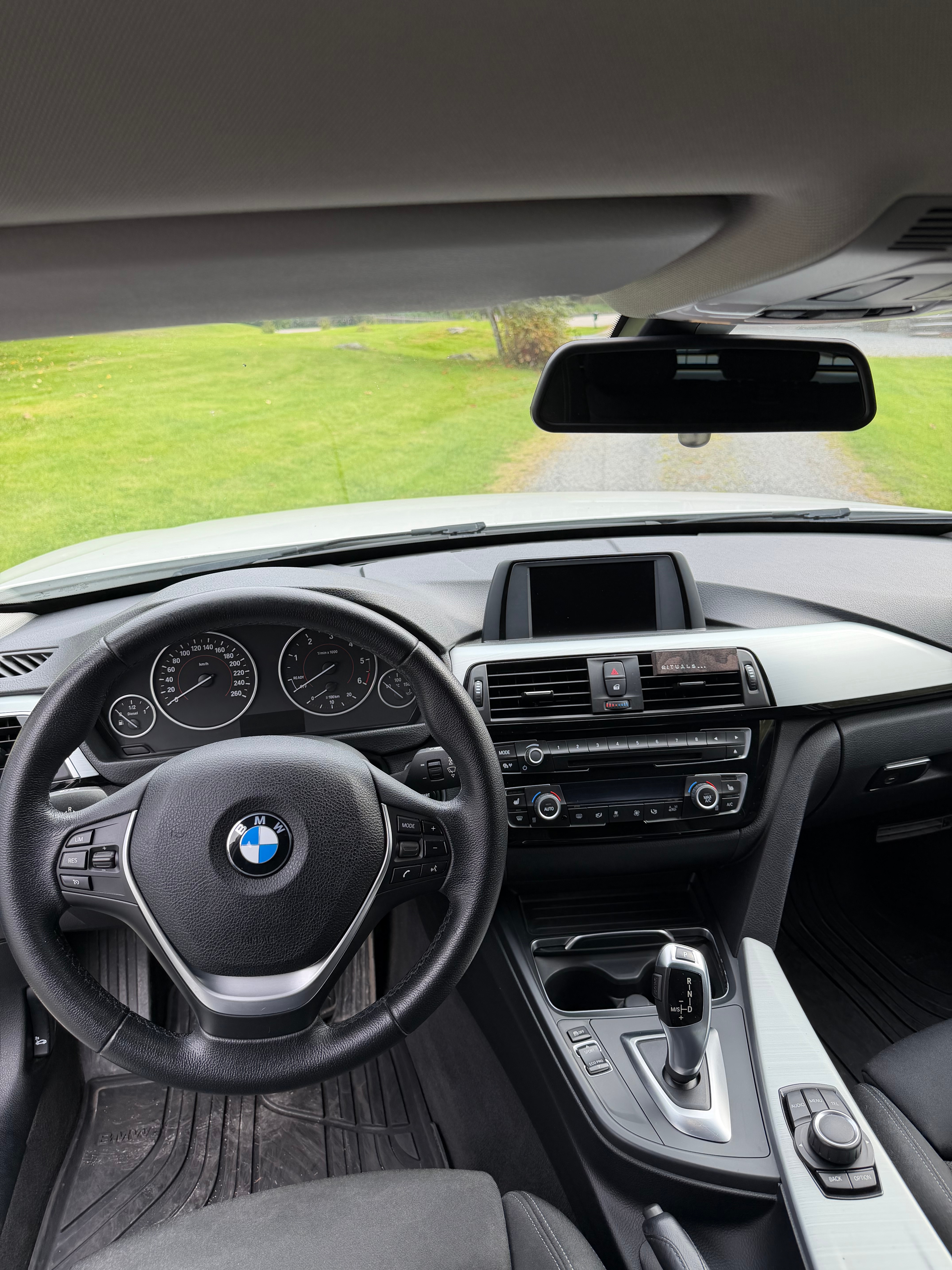 BMW 320 d xDrive Touring Steptronic 2017, bild 4/4