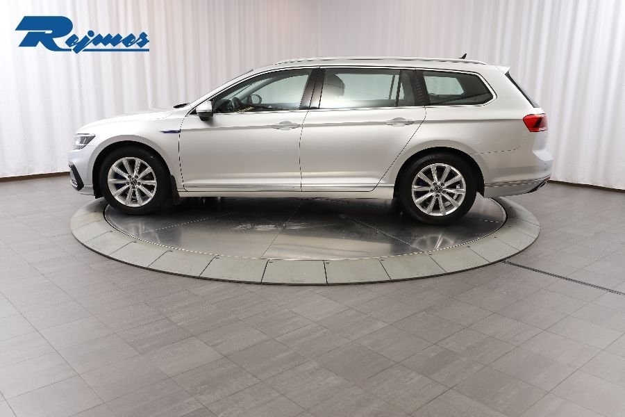 Volkswagen Passat 2021, bild 3/10