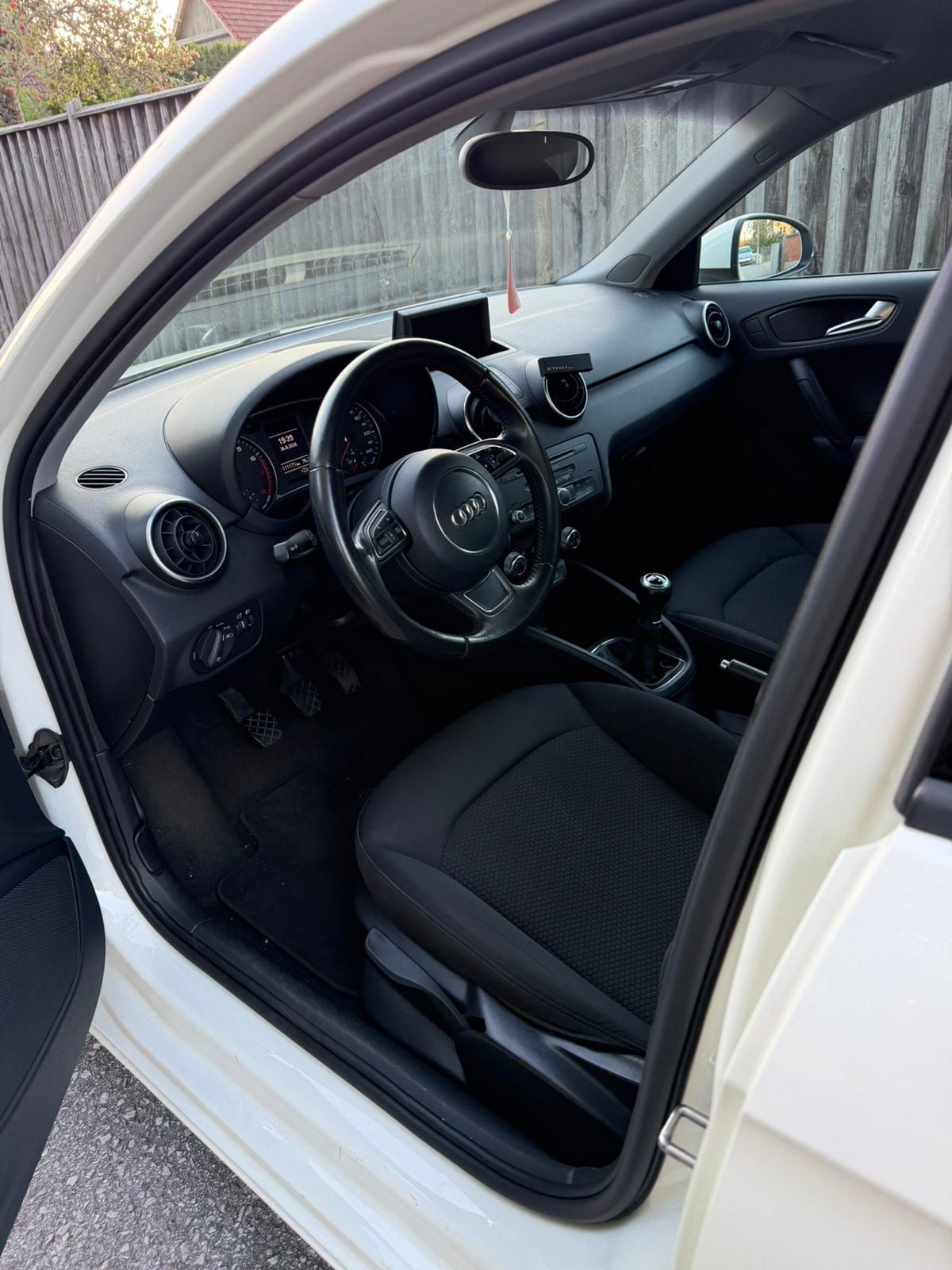 Audi A1 Sportback 1.2 TFSI Manuell 2013, bild 3/7