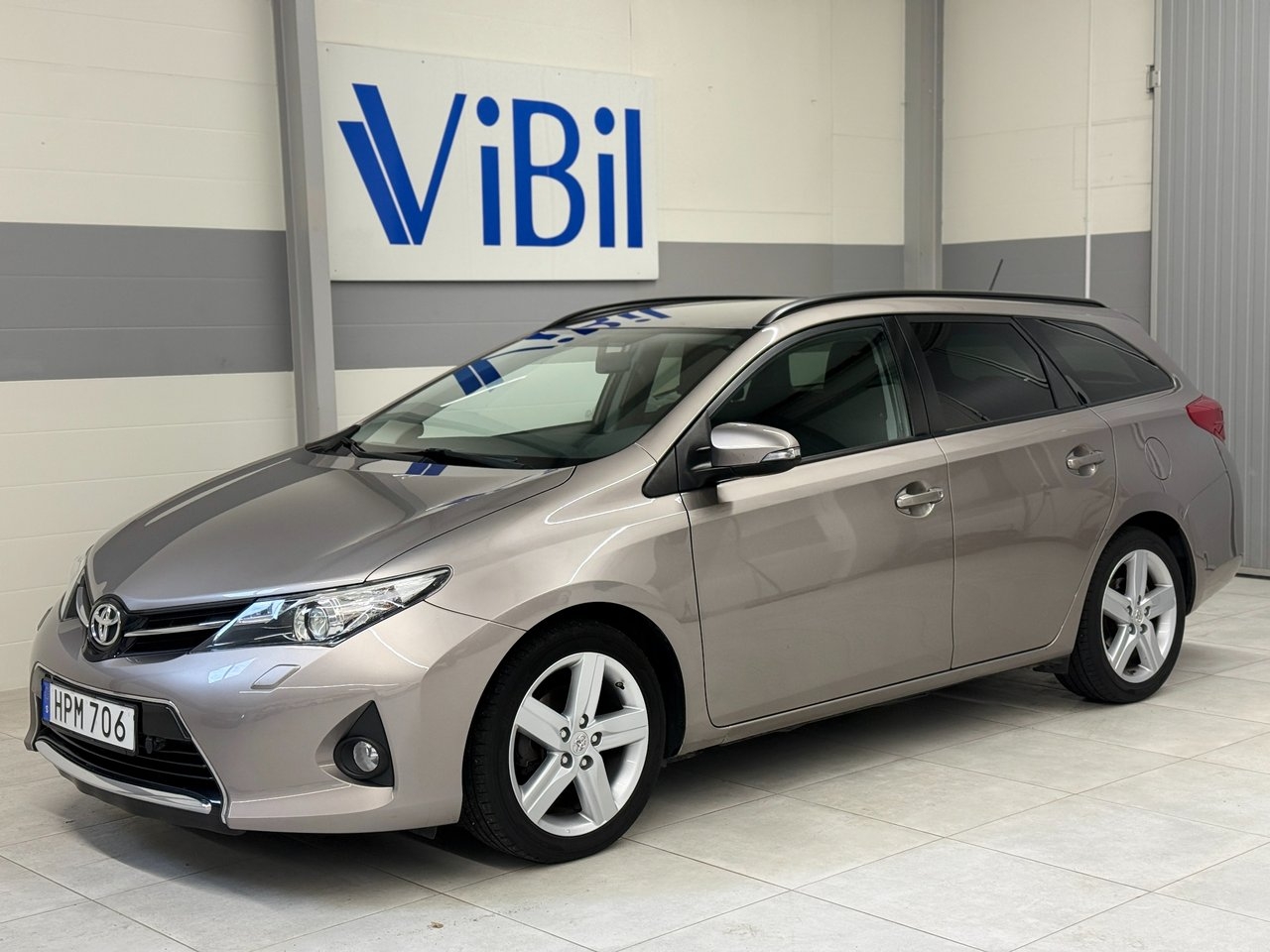 Toyota Auris 2015, photo 2/10