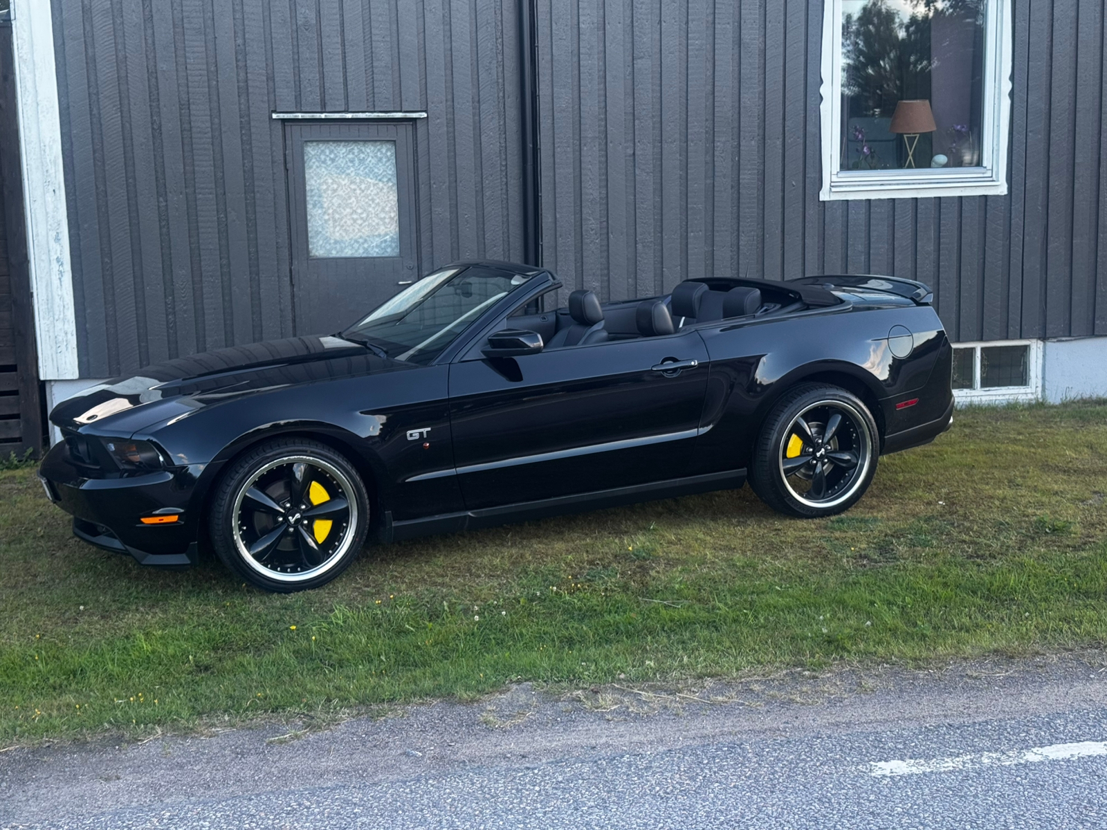 Ford Mustang 2010, kuva 5/10