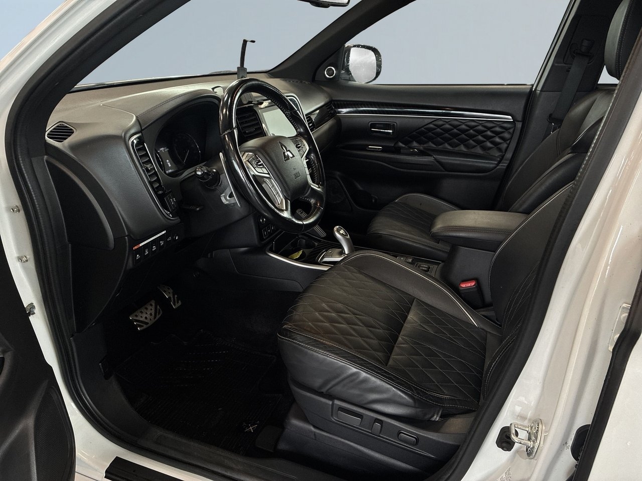 Mitsubishi Outlander 2020, bild 7/10