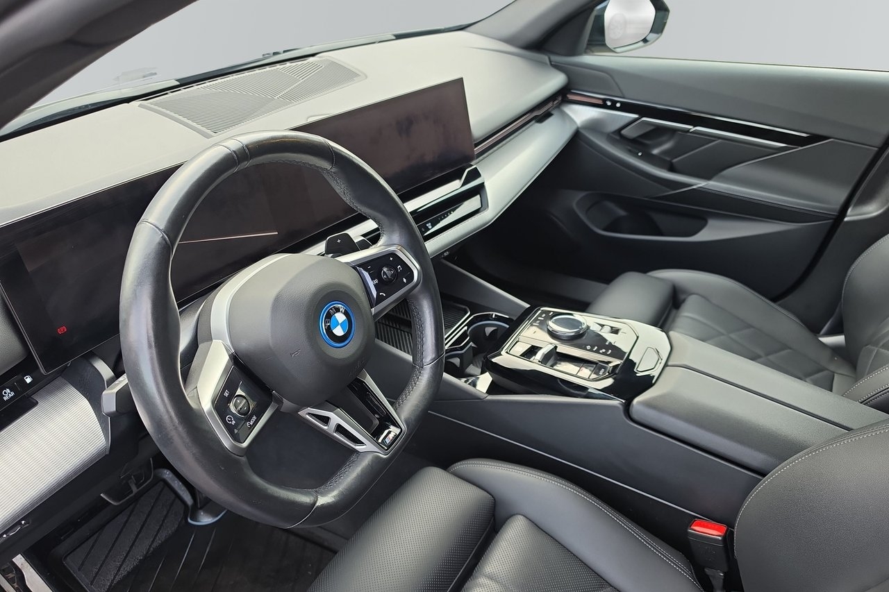 BMW 530 e Steptronic M Sport 2024, bild 7/10