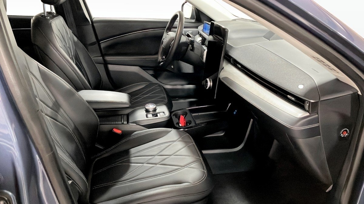 Ford Mustang Mach-E RWD Standard Range 2021, bild 3/9